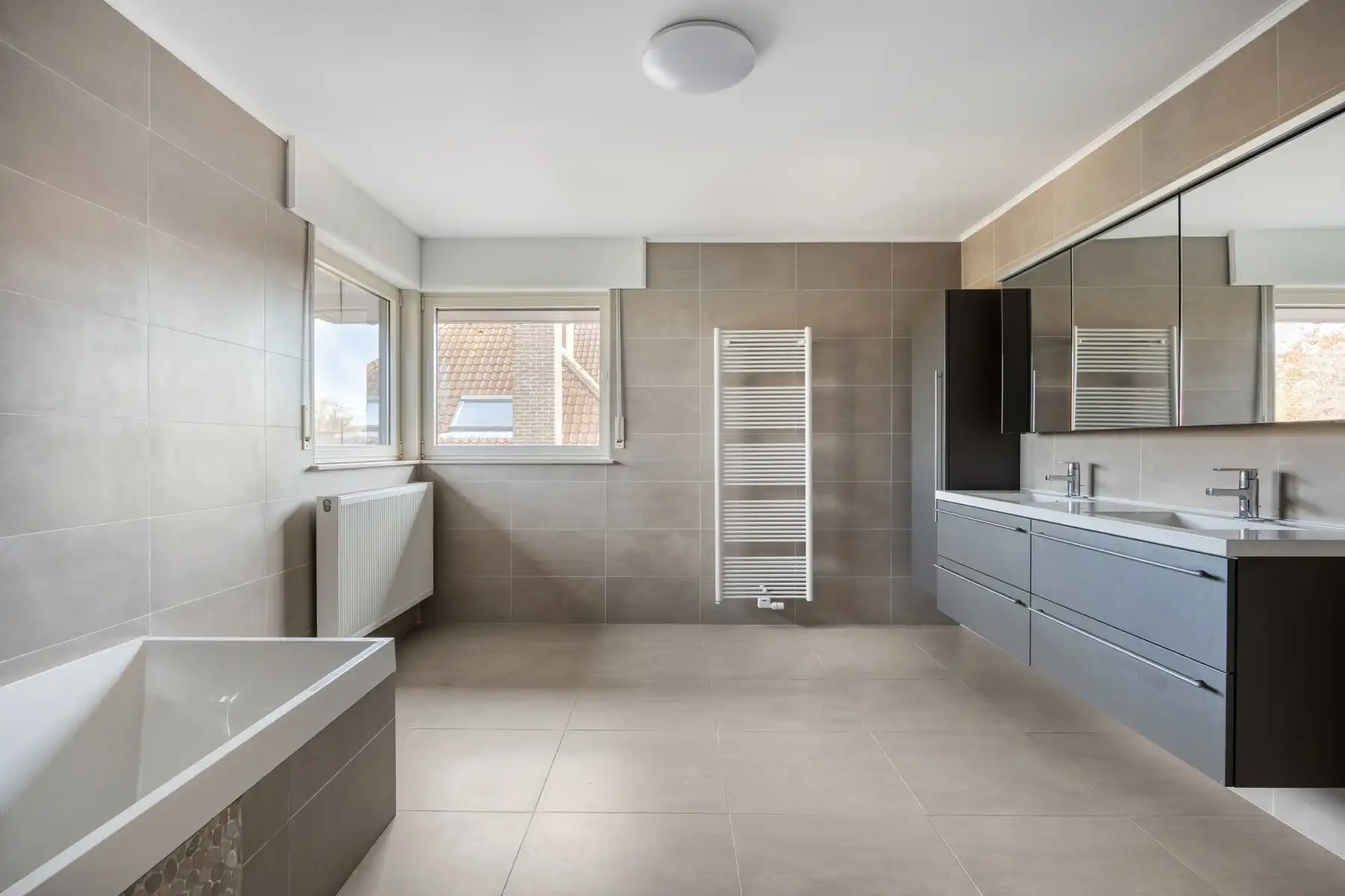 Luxueuze woning met 4/5 slpk. op 11a90ca in Neeroeteren.  foto 22