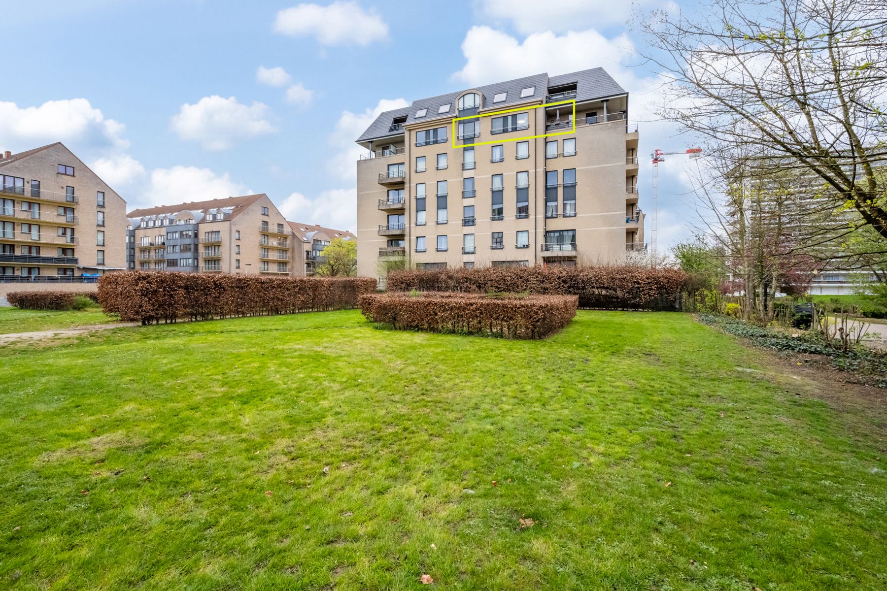 éénslaapkamerappartement met staanplaats en berging foto 1