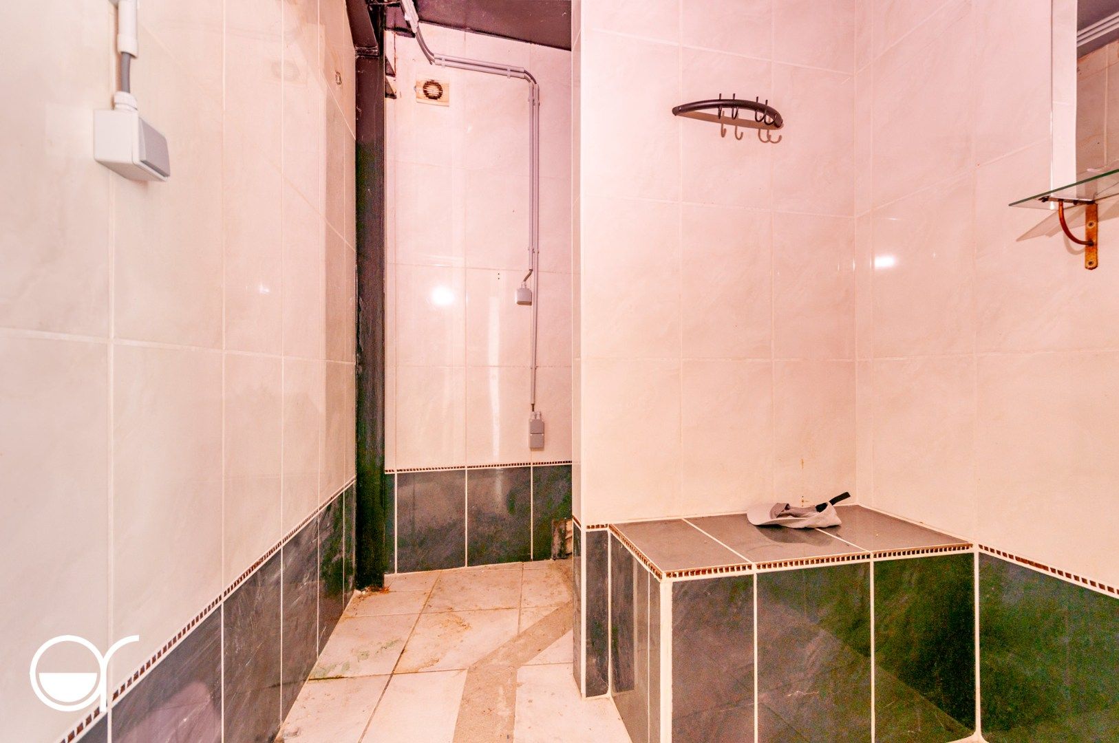 Handelsgelijkvloers op drukke locatie foto 9