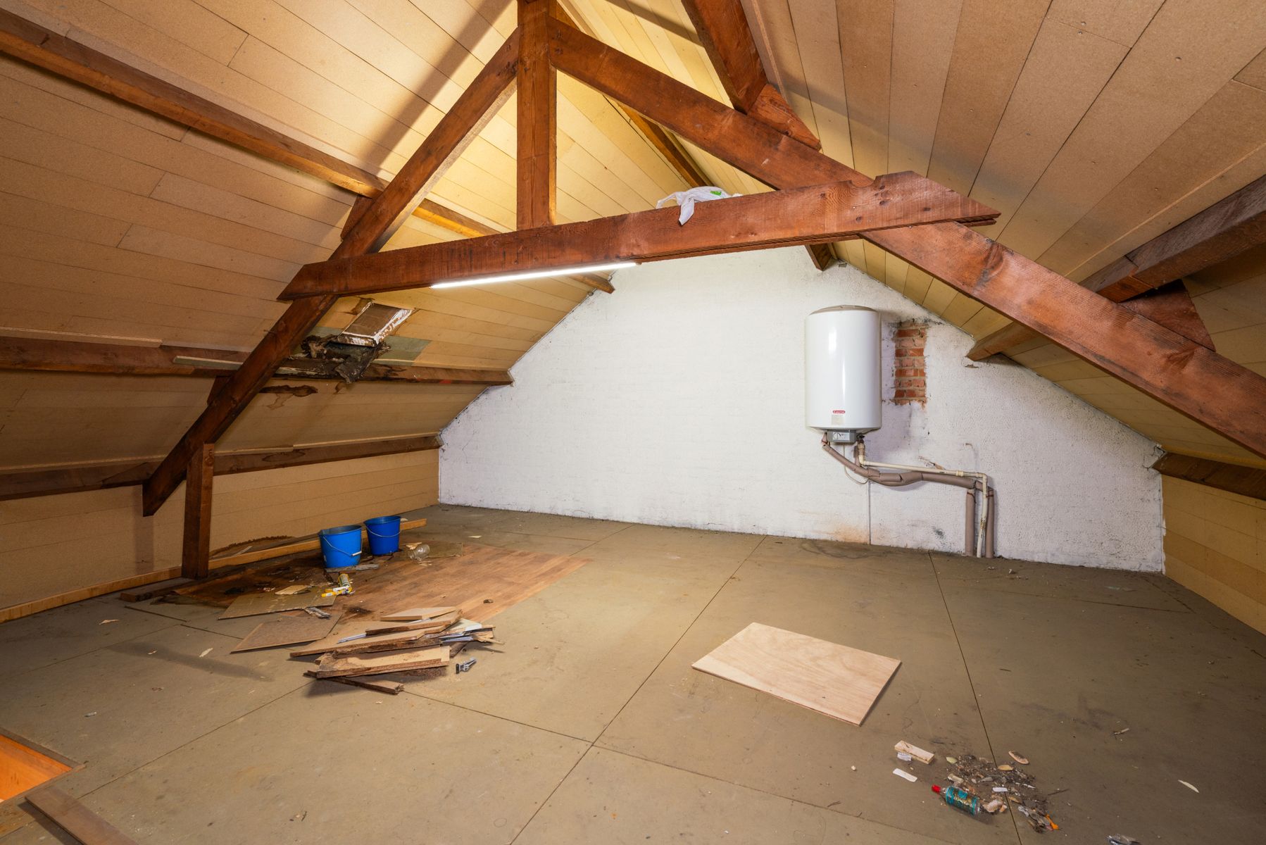 Te renoveren woning met 3 slaapkamers  foto 12