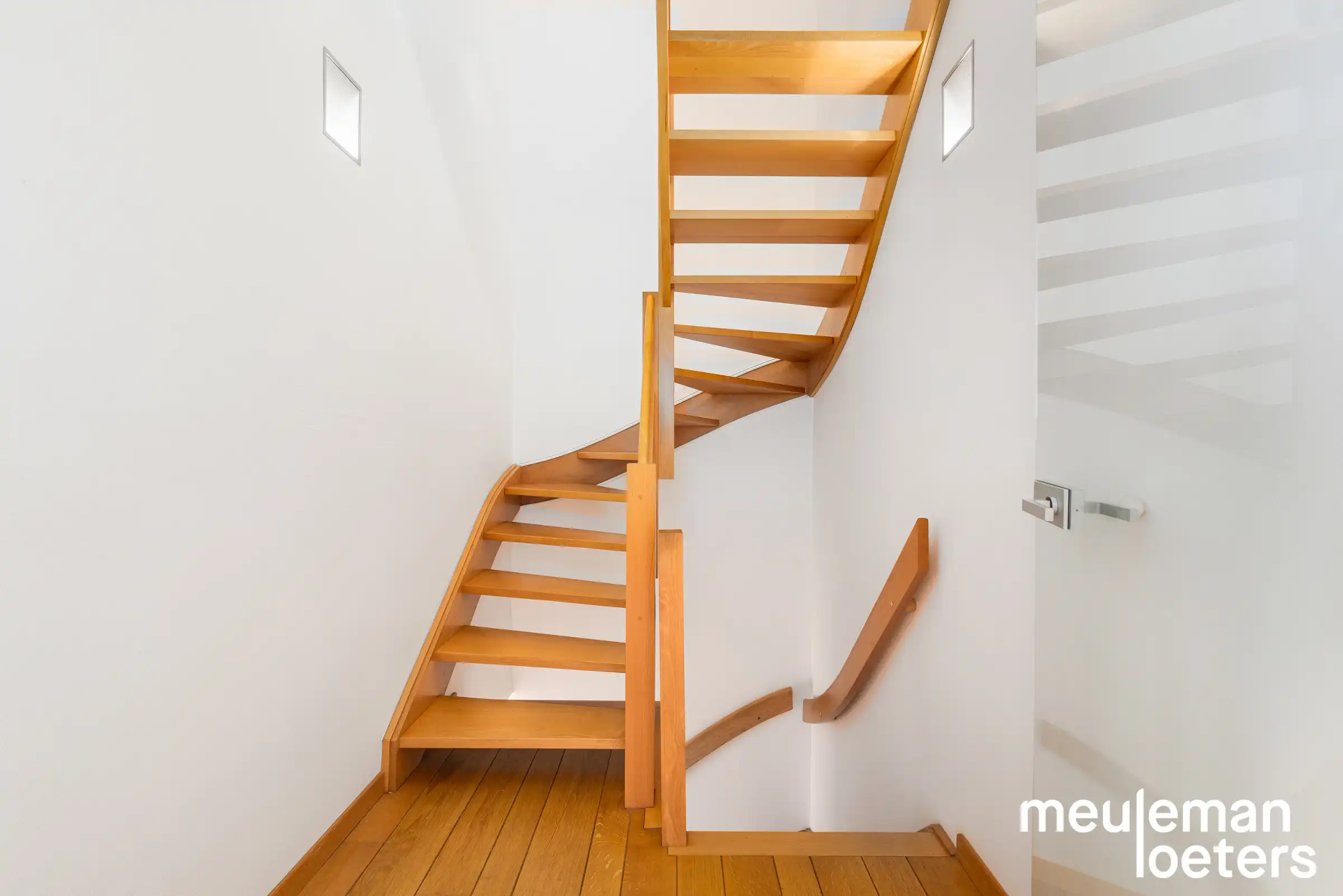 Lichtrijk duplex appartement met ruime inpandige garage en ruim terras  foto 9