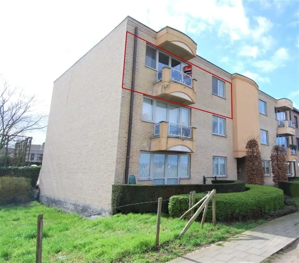 Ruim appartement met 2 slaapkamers, 2 terrasjes en ondergrondse autostaanplaats foto 12
