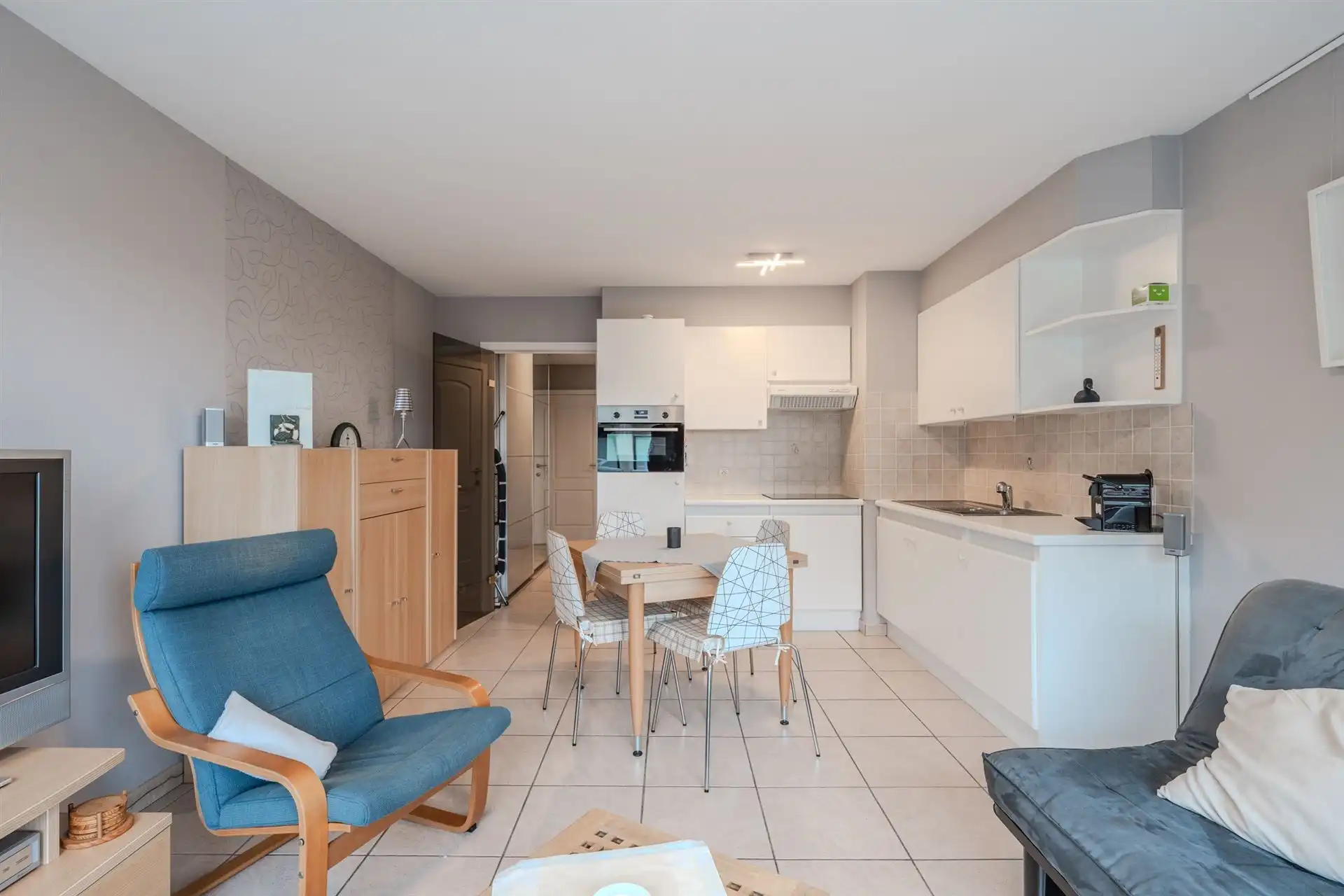 Instapklare studio met zijdelings zeezicht foto 8