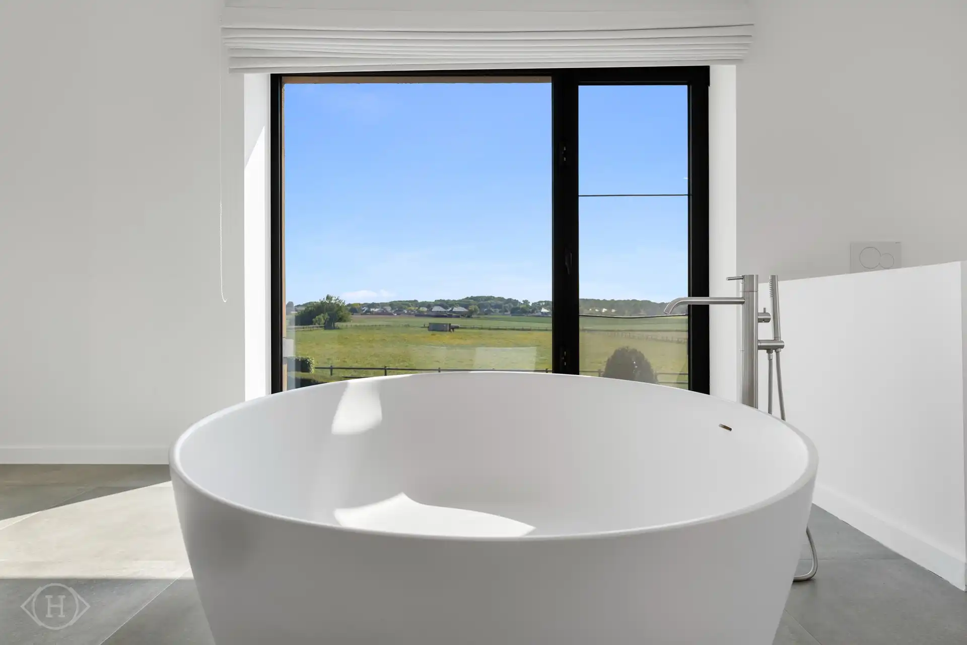 Prachtig villa & kantoorgebouw in groene omgeving foto 13