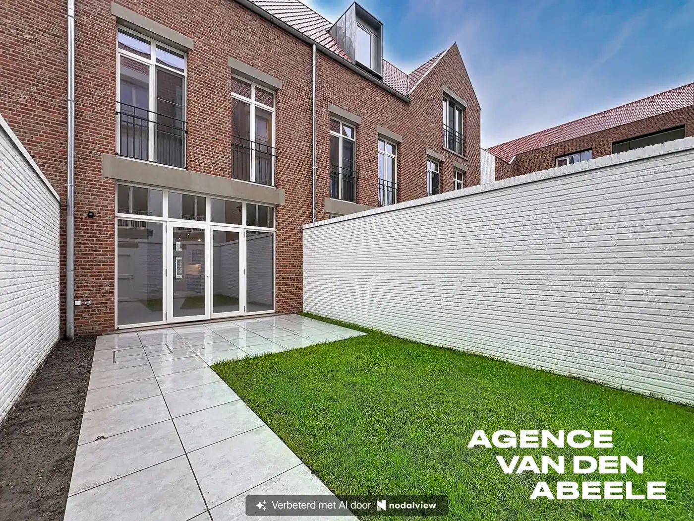 Prachtige nieuwbouwwoning met garage en tuin foto 11