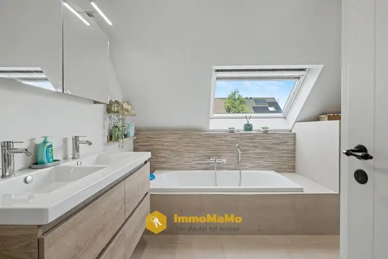 RECENTE WONING MET 4 SLAAPKAMERS TE KOOP IN WACHTEBEKE-LOCHRISTI foto 17