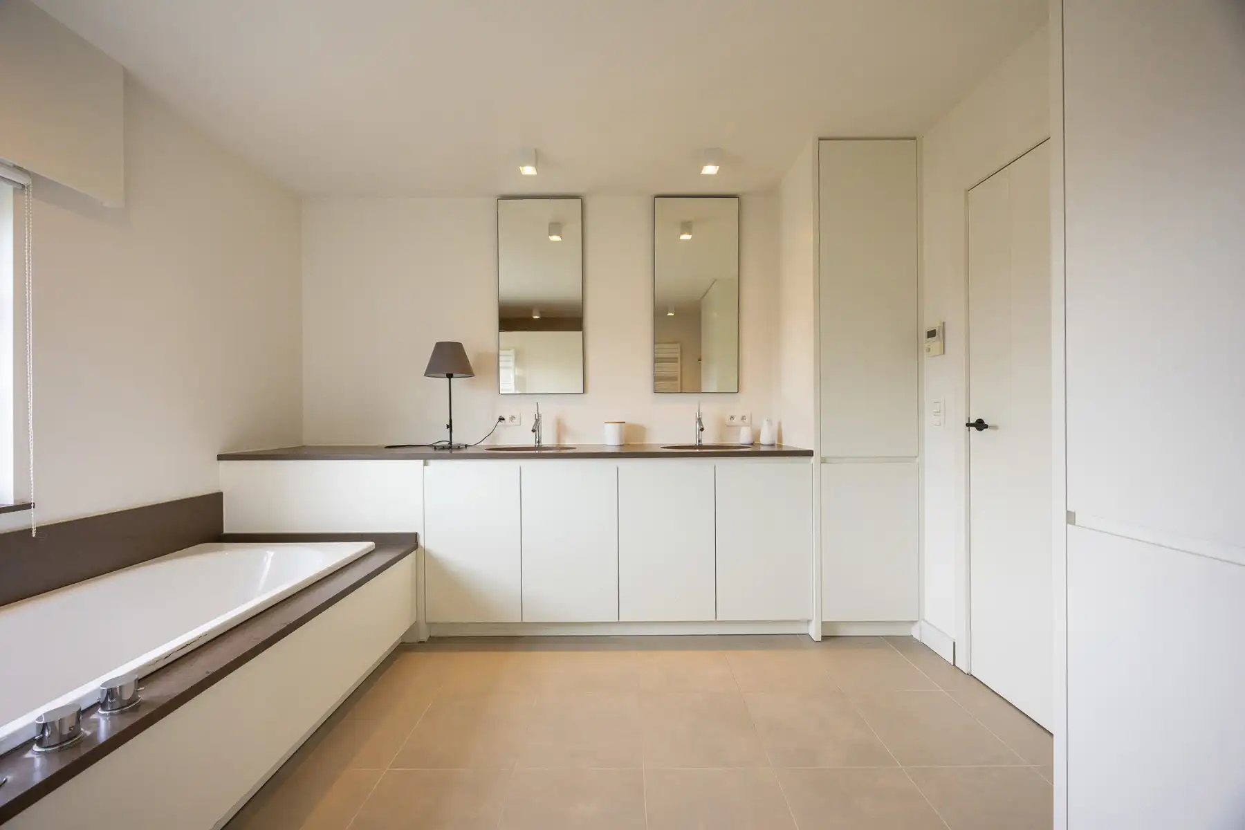 Ruime gezinswoning met tuin en 3 slaapkamers. foto 22