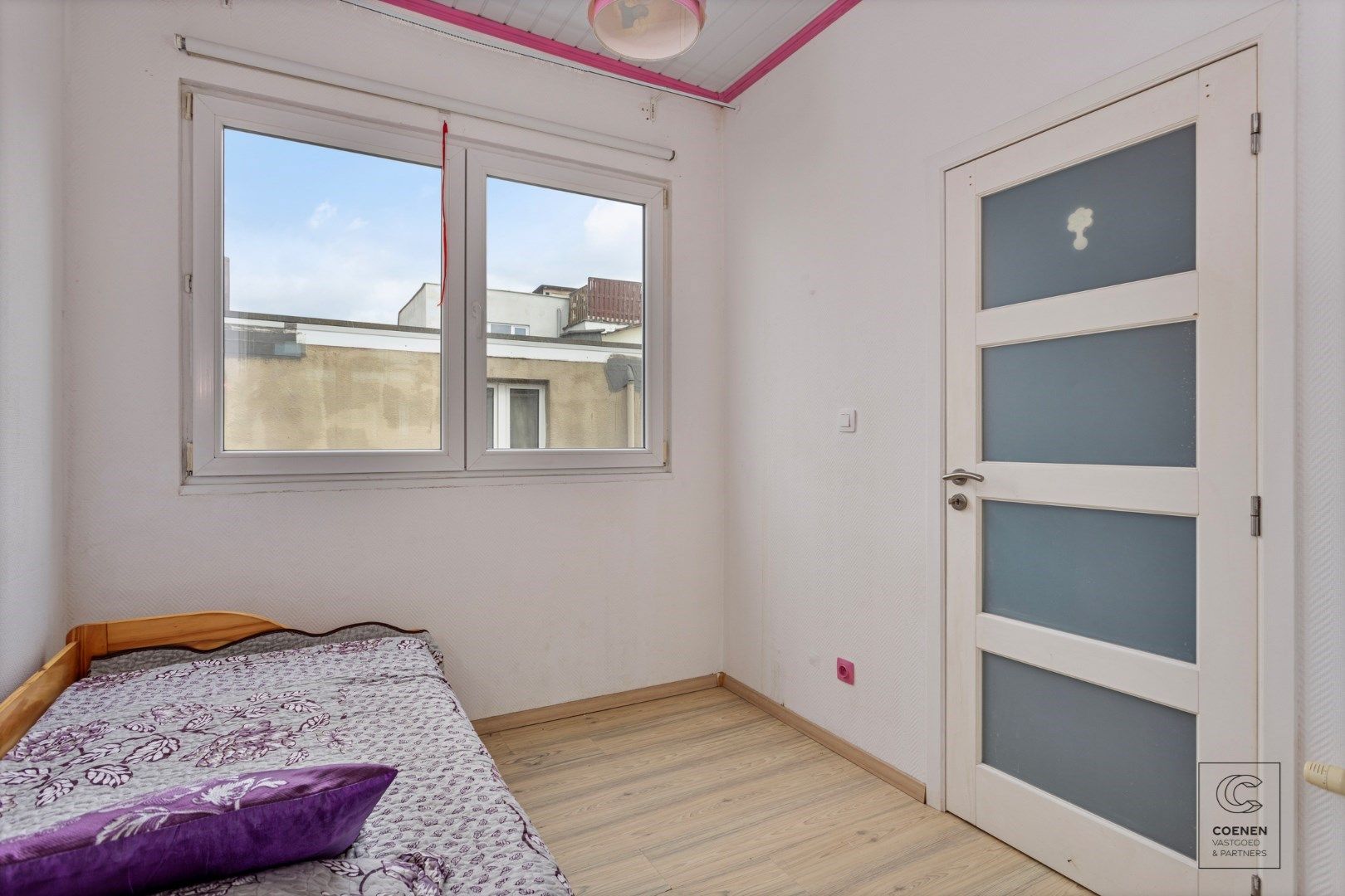 Ruime woning met 5 slpk's en een bew opp van 155 m² op zeer centrale ligging te Merksem foto 14