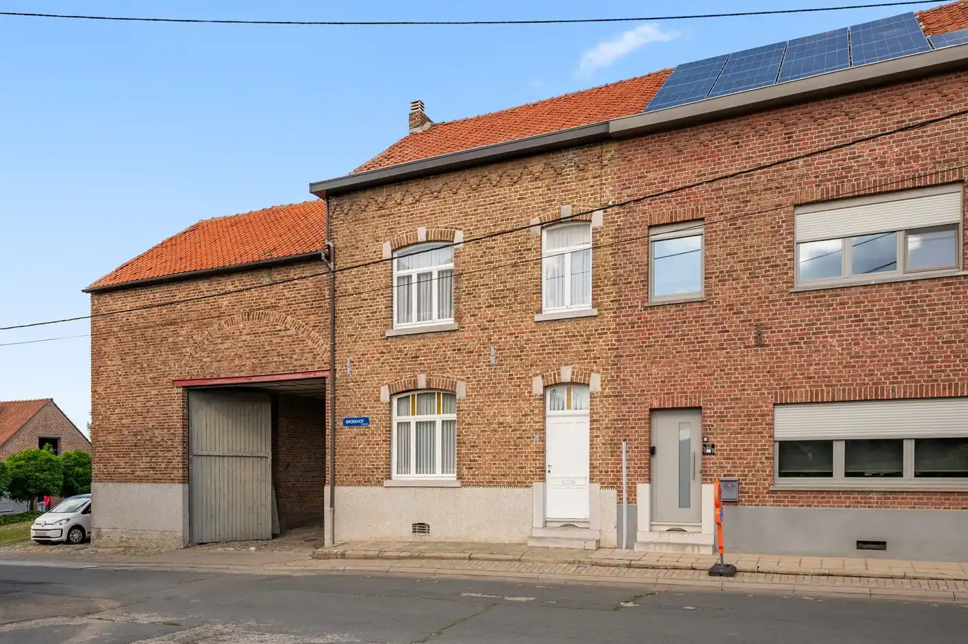 Charmante renovatiewoning met grote tuin en garage op royaal perceel foto 29