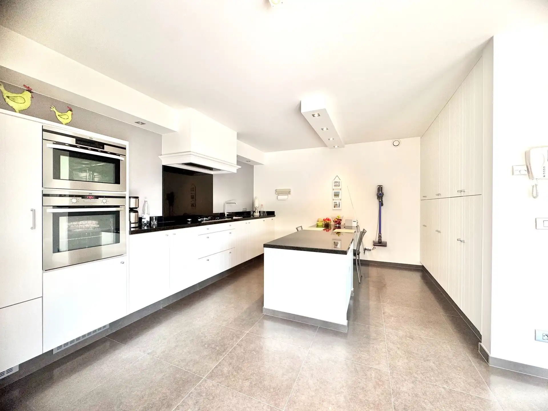 MAGAZIJN-CONSTRUCTIEHAL | KANTOOR | TRIPLEX APPARTEMENT | 1.147 M² foto 24