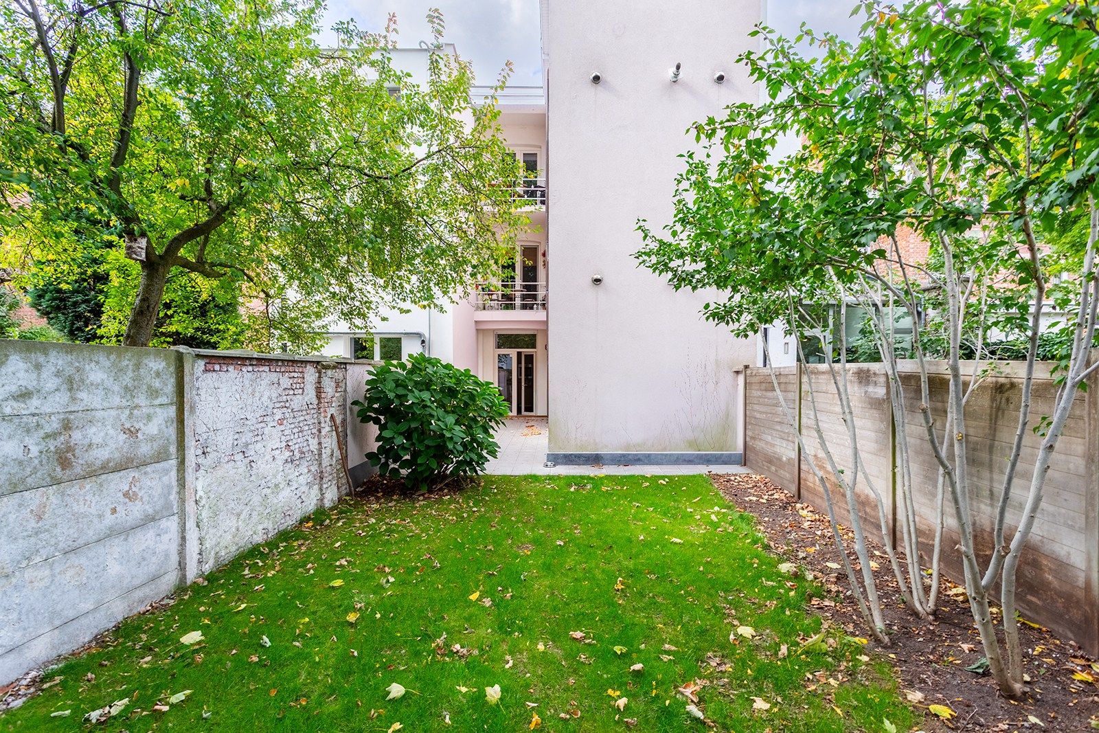 Charme appartement met tuin foto 21