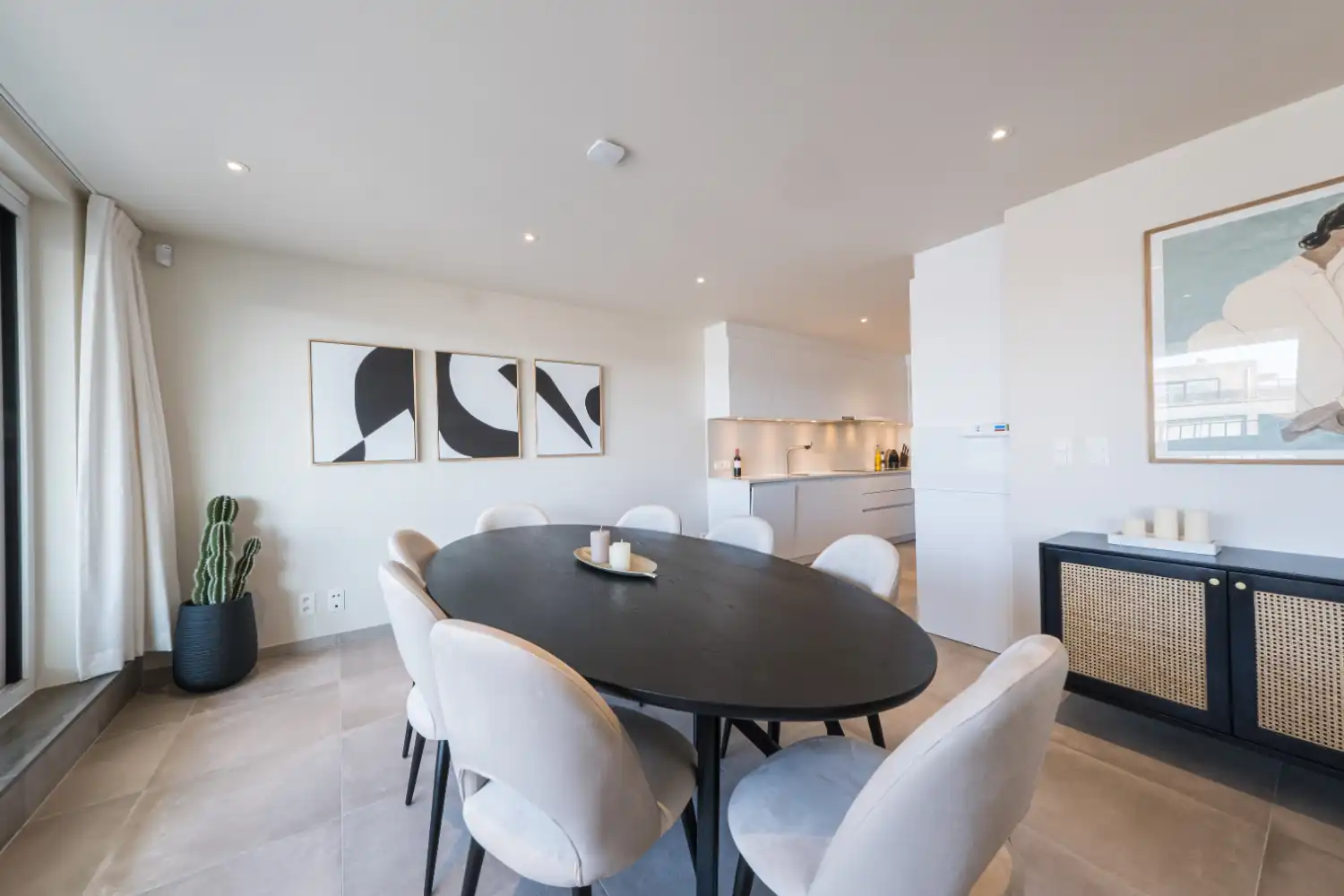 Ruim en jong appartement op centrale ligging! foto 4
