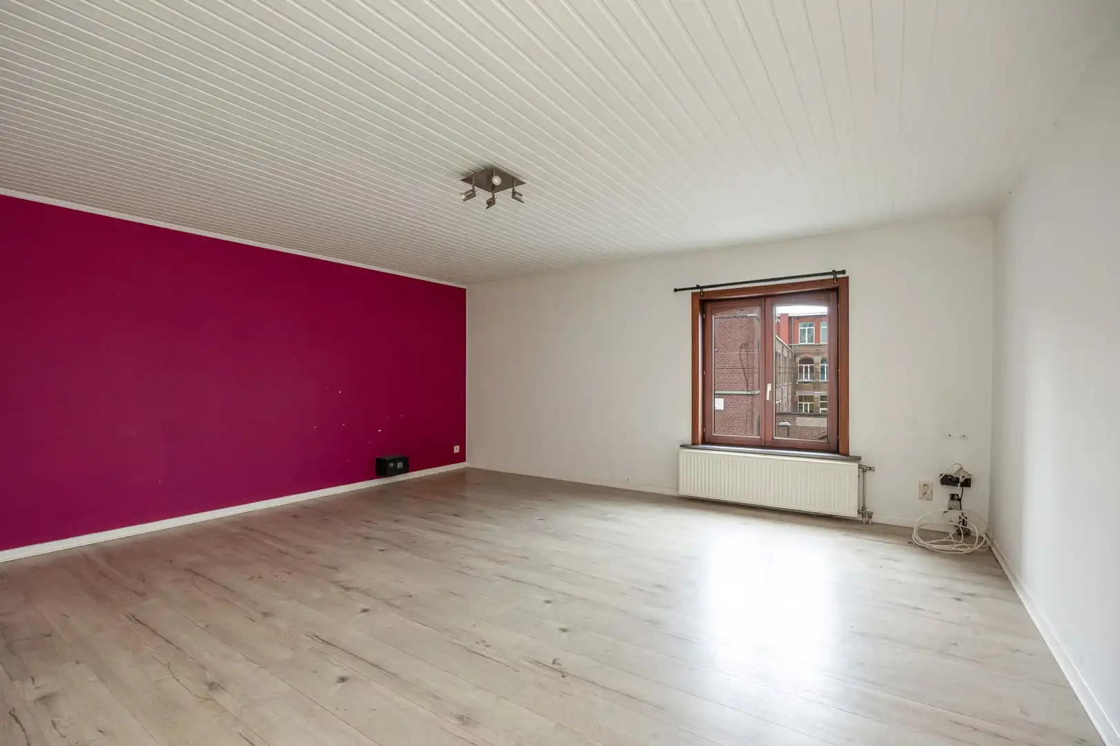 Handelsruimte met bovenliggend appartement foto 10