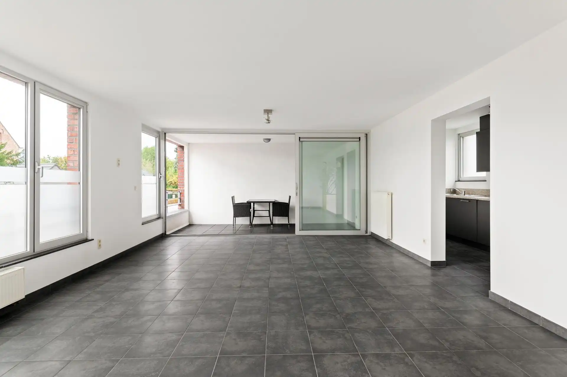 DUPLEXAPPARTEMENT MET 3 SLPK EN AUTOSTAANPLAATS foto 3