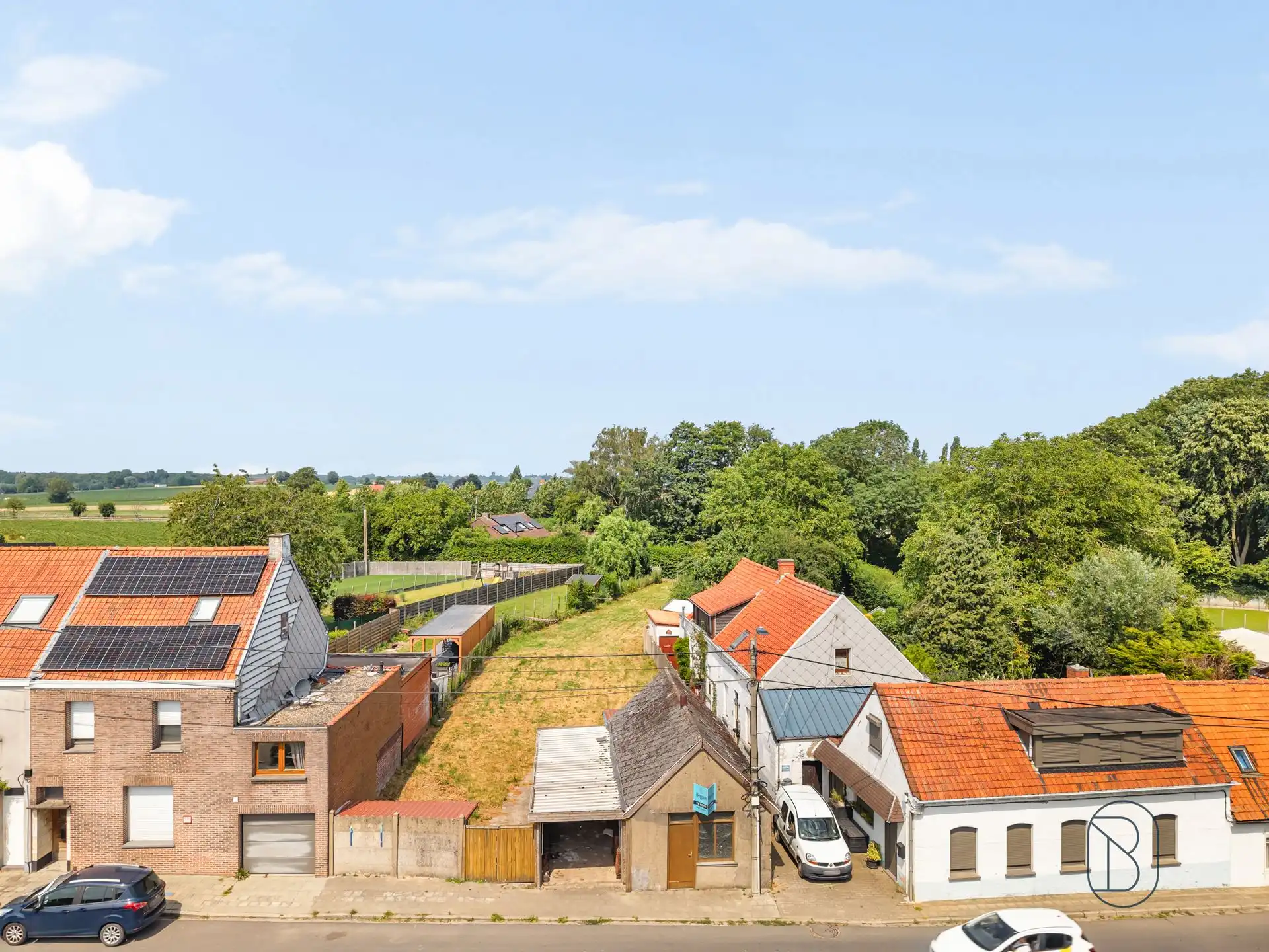 Bouwgrond van 831m², voor HOB, in landelijke omgeving. foto {{pictureIndex}}