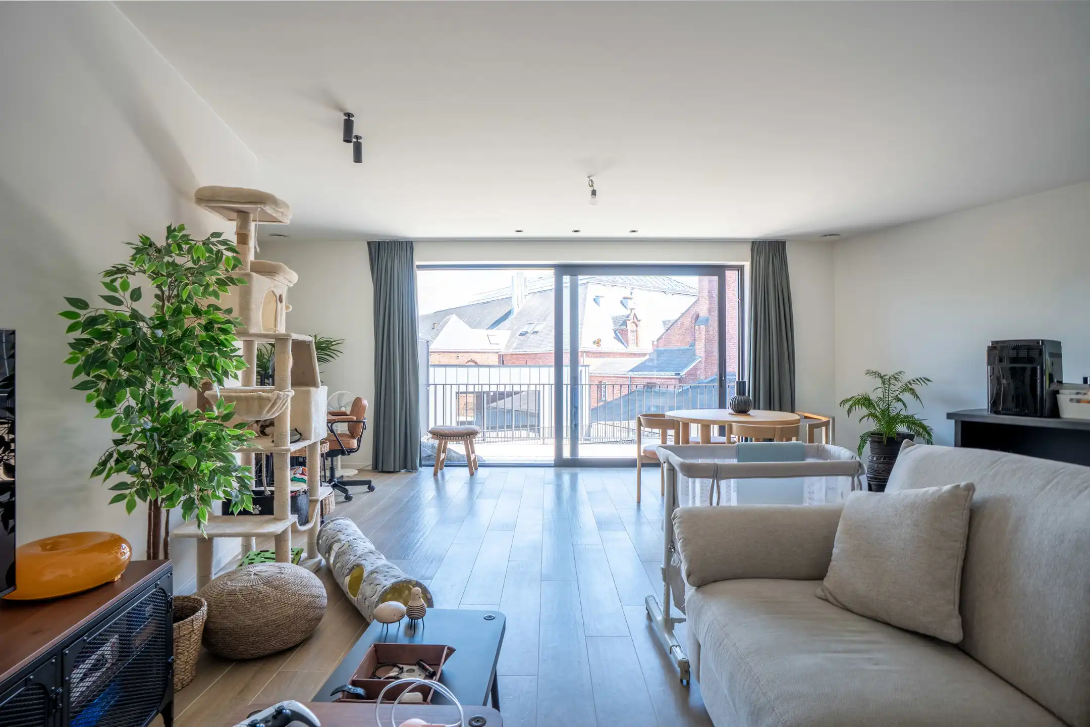Knap en licht appartement op de 2e verd. met 2 terrassen foto 45