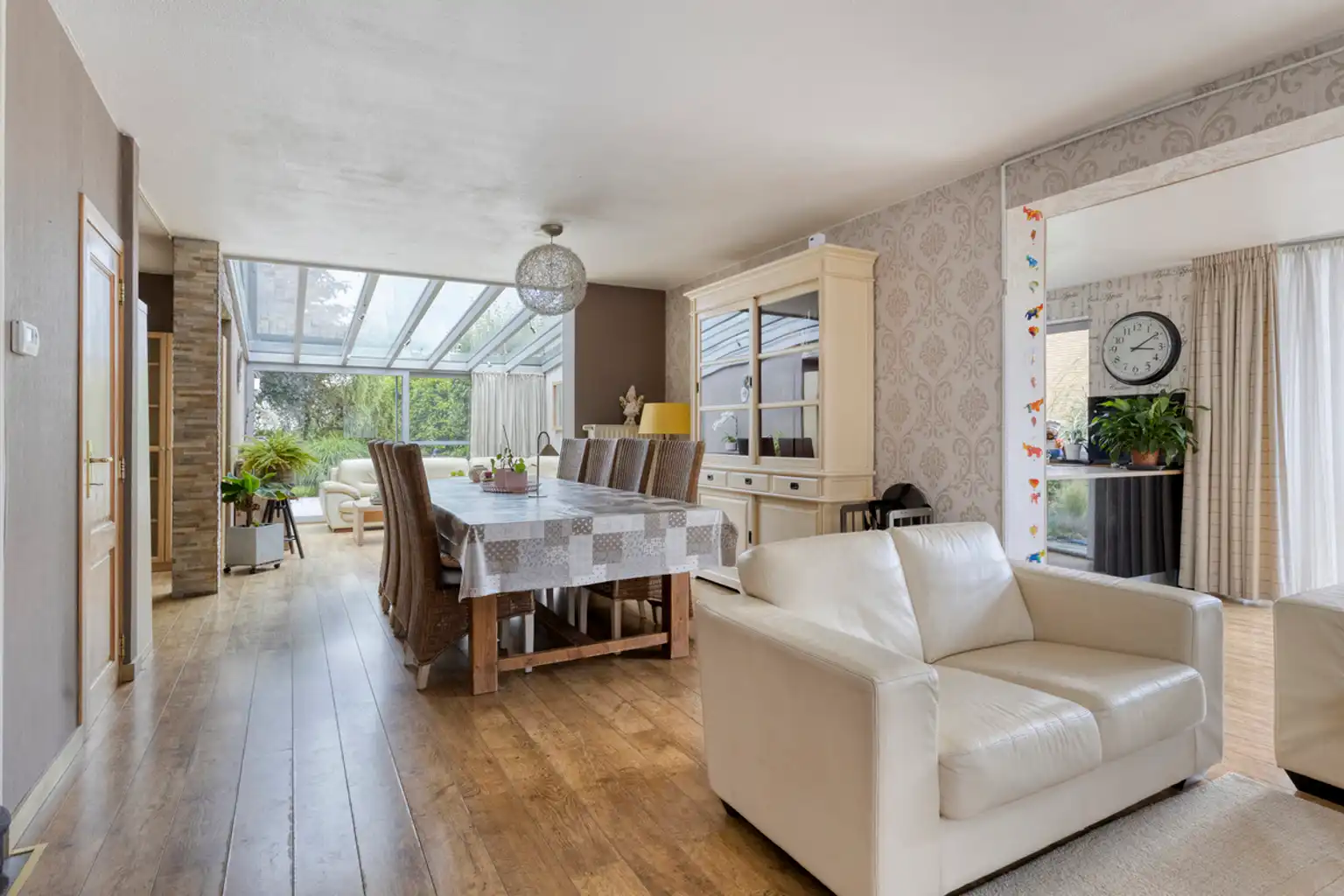 Innstapklare driegevelwoning  in verkeersluwe omgeving foto 2