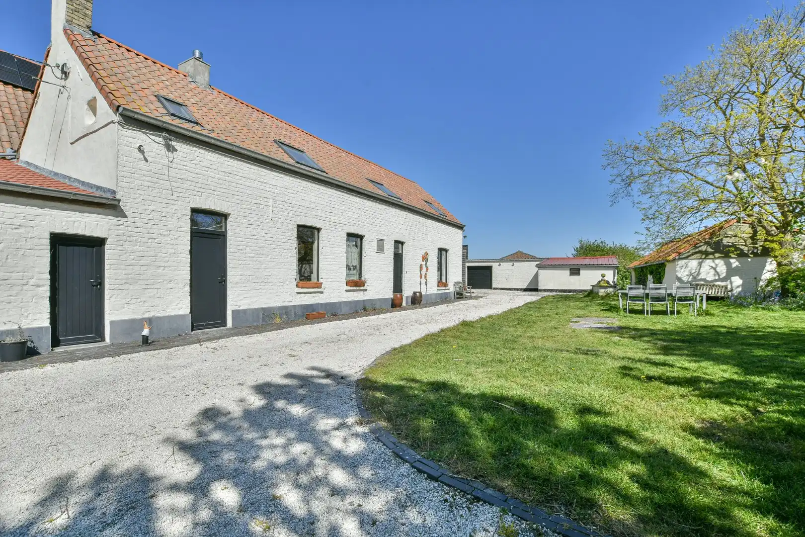 Authentieke hoeve met bouwland & stallen op unieke landelijke ligging tussen De Haan en Nieuwmunster foto 14