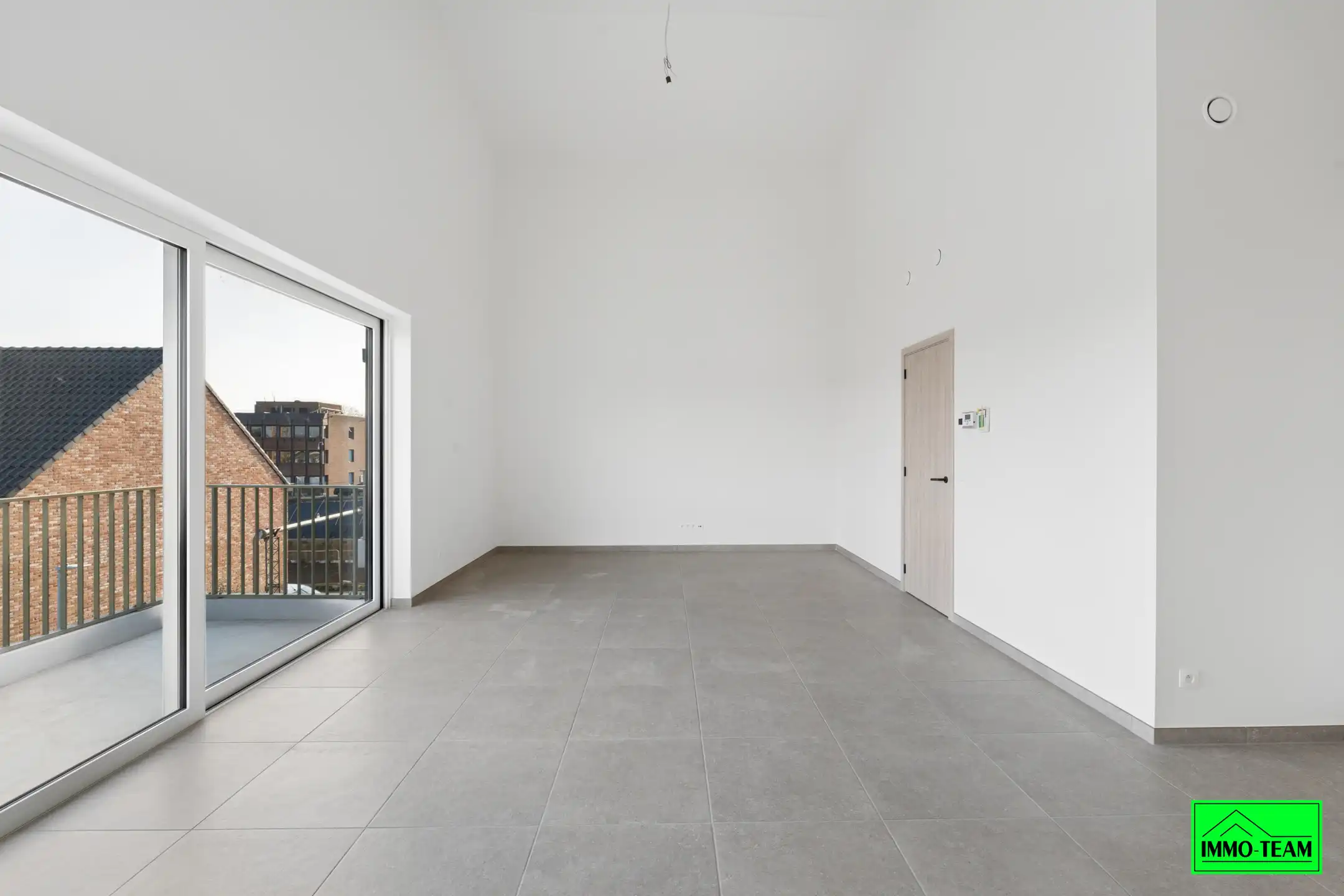 Nieuwbouwappartement met terras en autostaanplaats foto 7