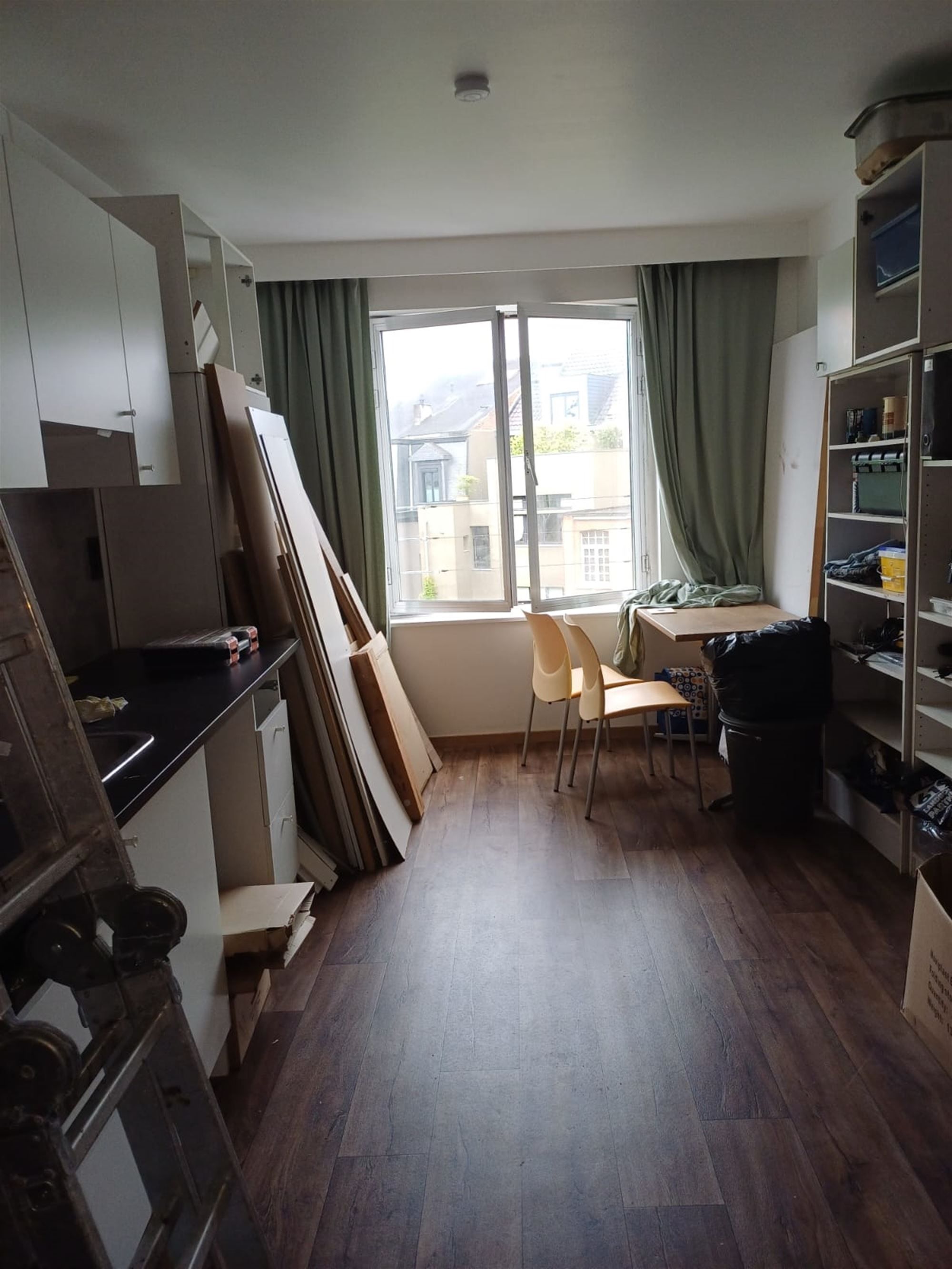 gebouw met 8 te renoveren 2 slaapkamerappartementen foto 7