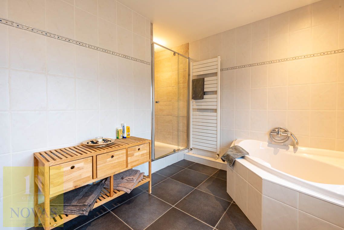 Unieke locatie, 3 slaapkamers, groot terras, heel ruime woonkamer foto 17