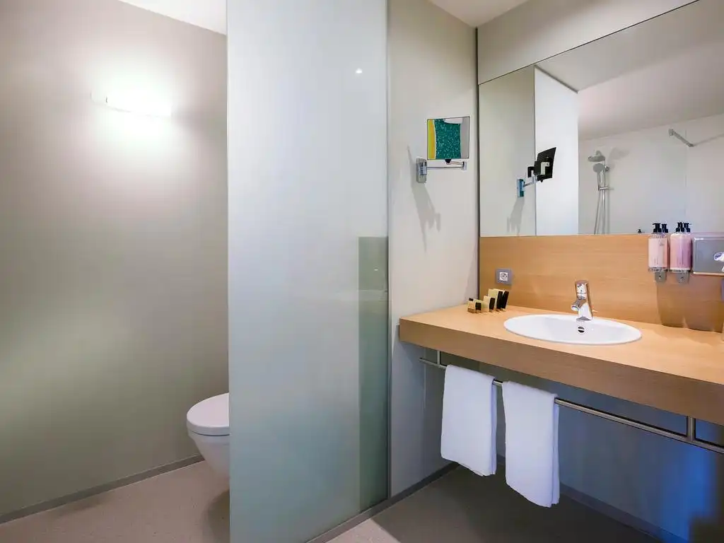 Hotelkamer als investering in ibis Kortrijk Expo foto 6
