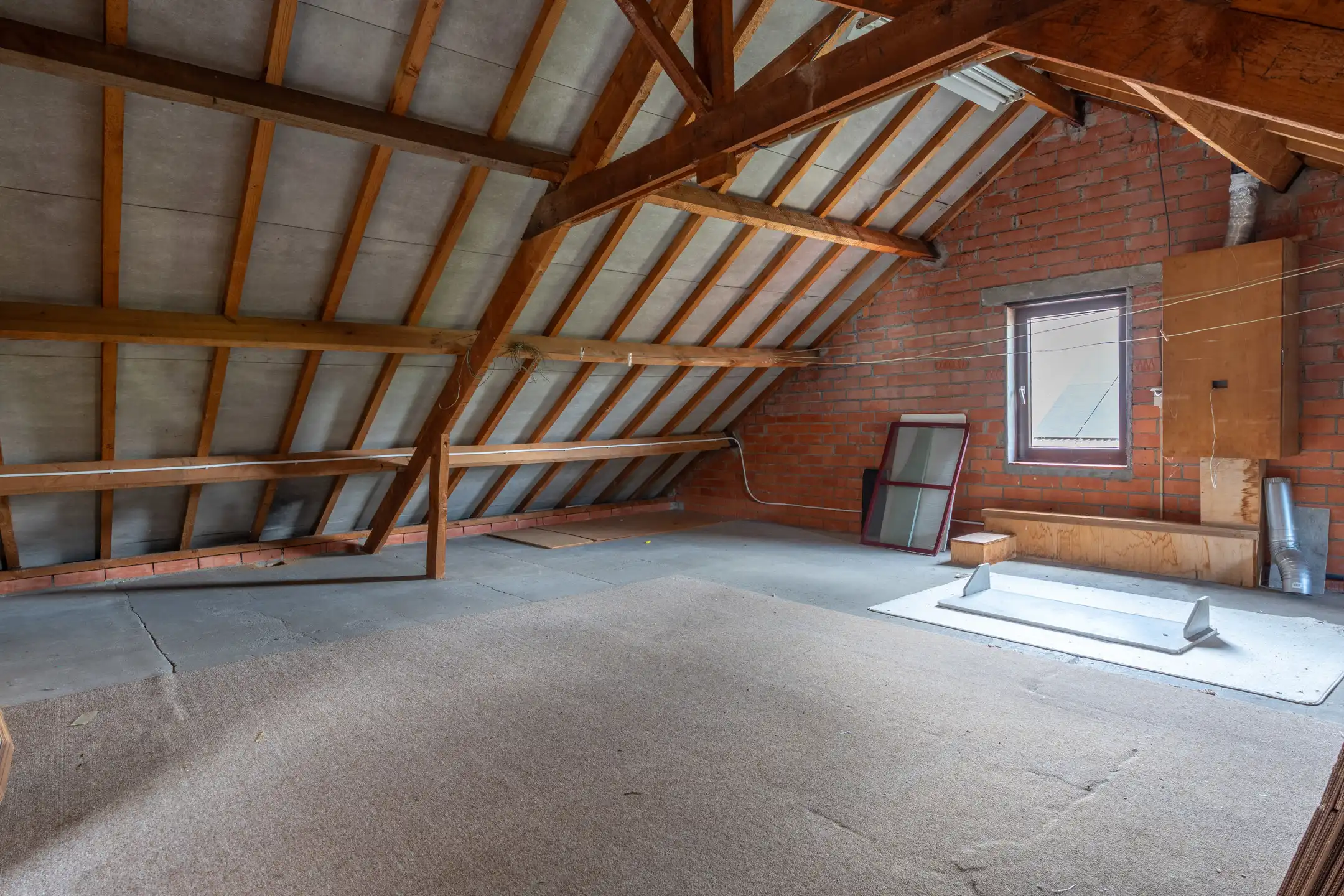 Te renoveren laagbouwwoning met 3 slpks, tuin en garage. foto 20
