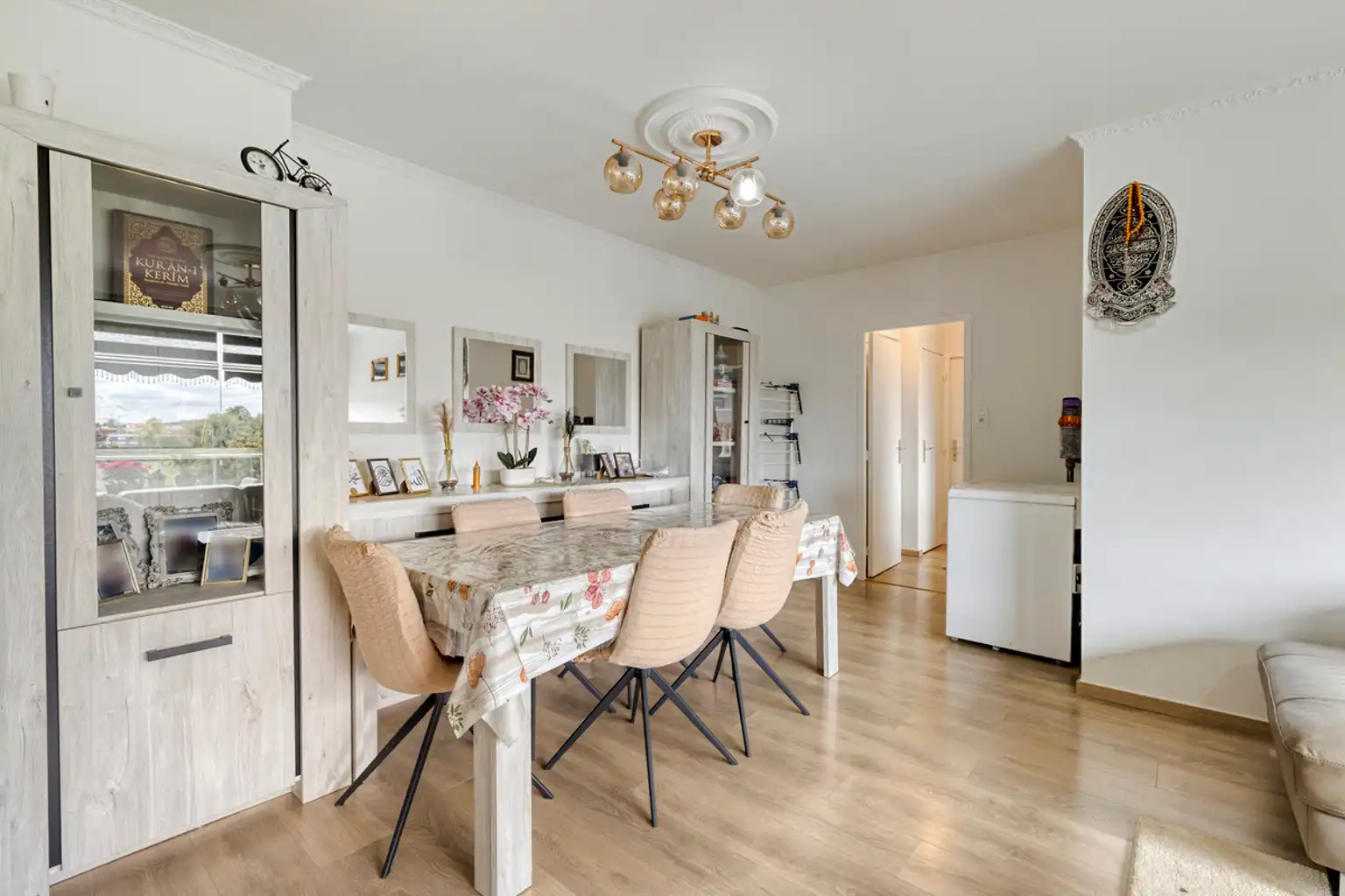 Instapklaar appartement met prachtig uitzicht op het park foto 5