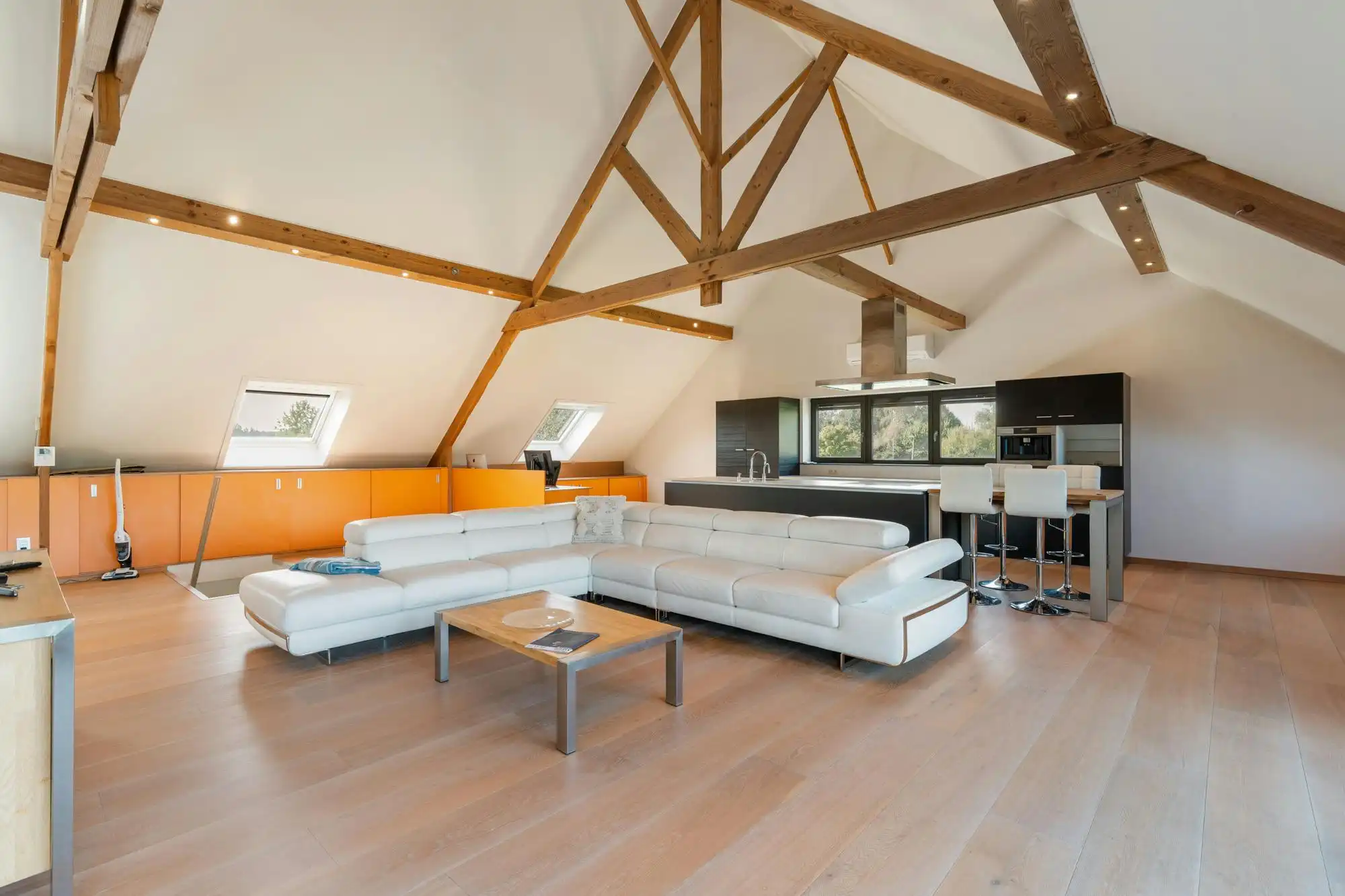 Ruime villa met tuin & 2 garages, ideaal als kangoeroewoning foto 23