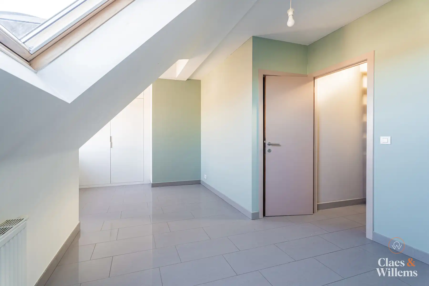 Ruim instapklaar duplex appartement te Sint-Pieters-Leeuw foto 8