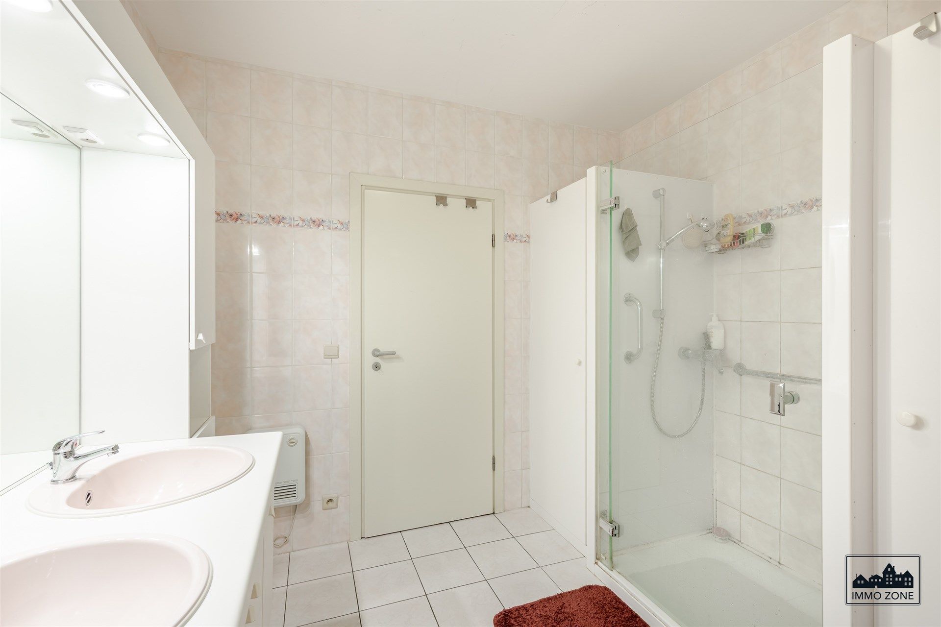 Ruim appartement met terras in het centrum van Beveren-Waas foto 3