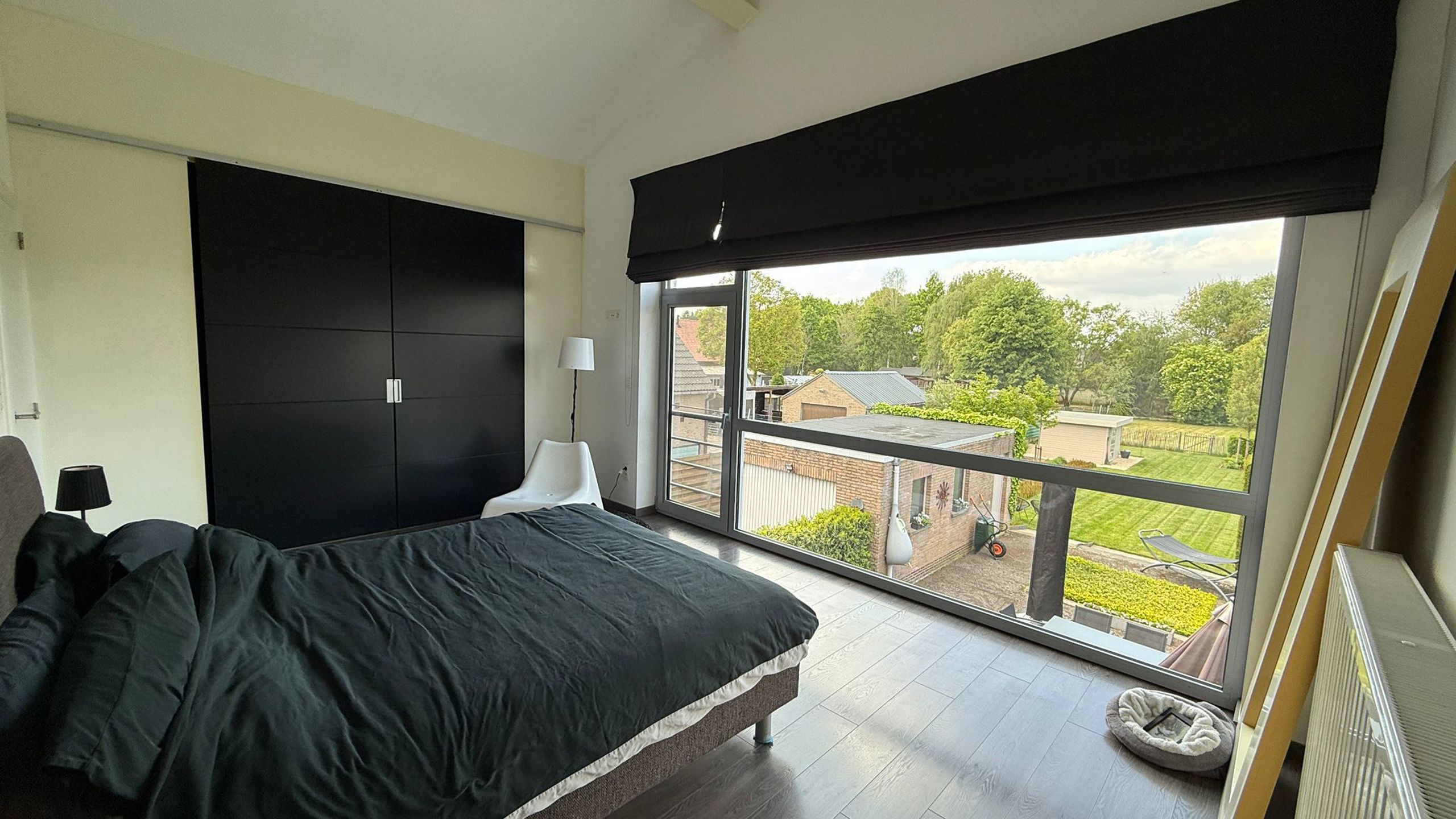 Volledig gerenoveerde woning foto 11