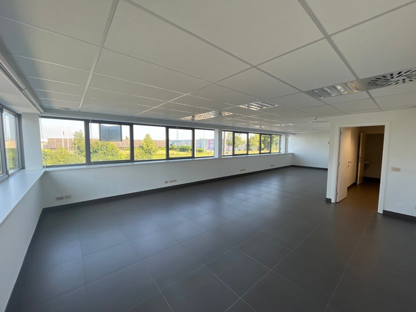 Kantoorruimte op commerciële TOP-ligging foto 6