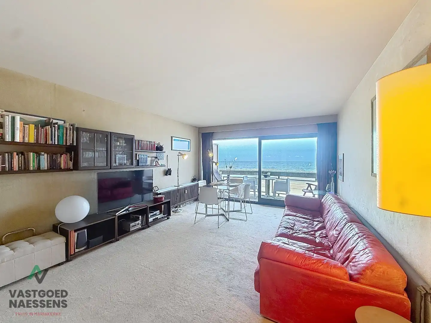 OP TE FRISSEN STUDIO MET ZICHT OP ZEE EN TERRAS foto 5