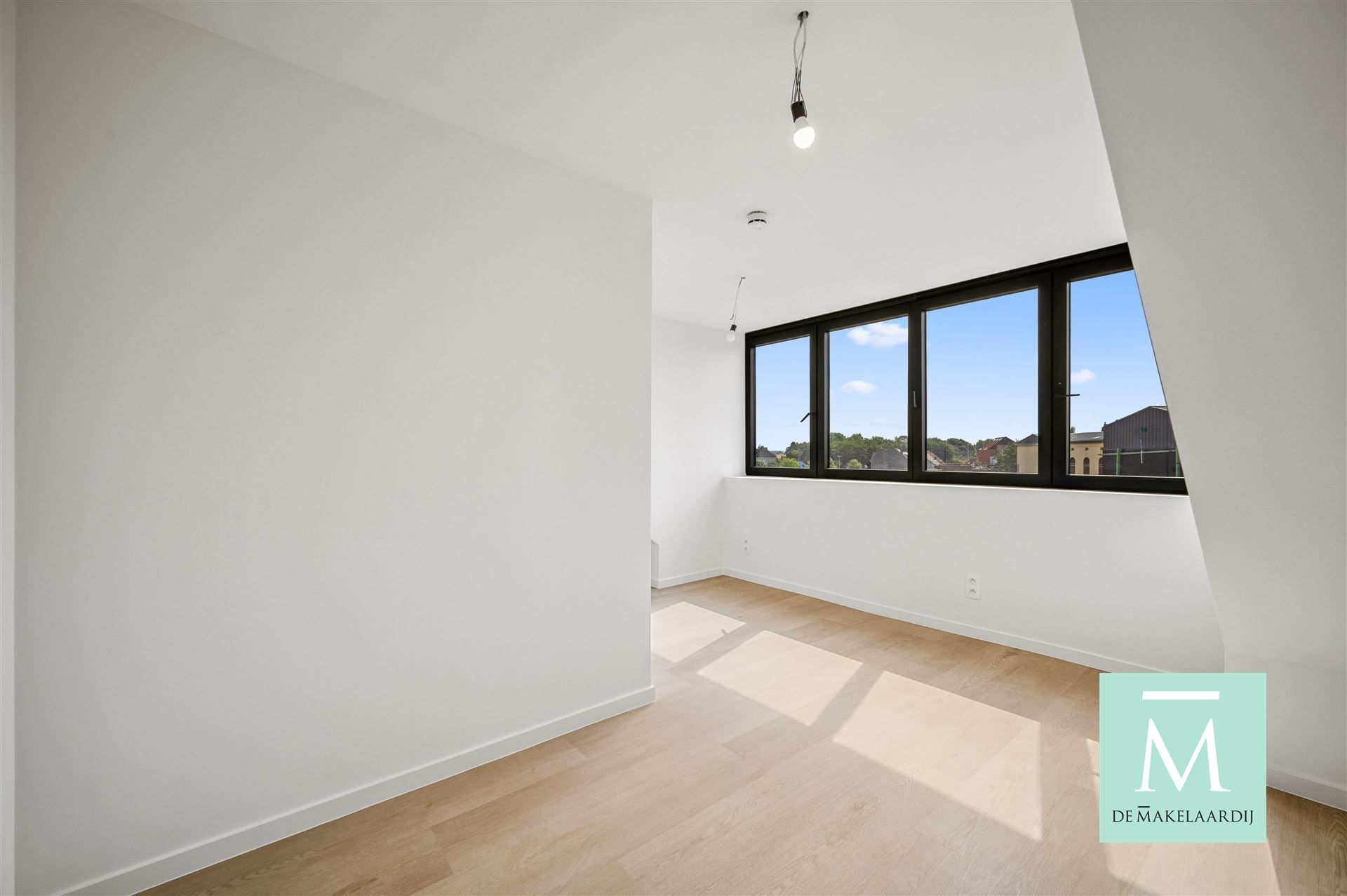 STUDENTS ONLY! Gemeubelde studio in hartje Mechelen - EERSTE BEWONING NA RENOVATIE  foto {{pictureIndex}}