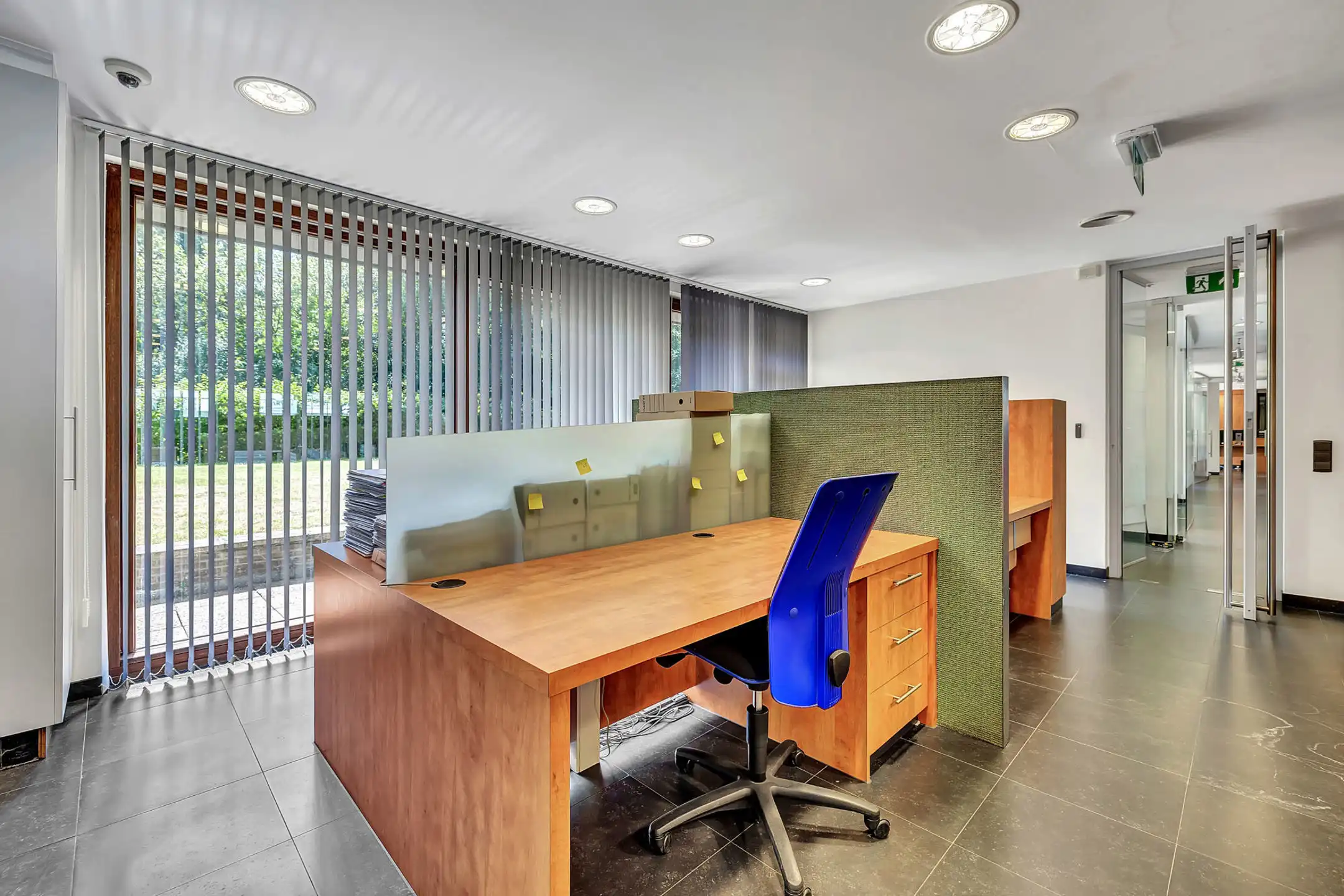 Instapklaar commercieel gelijkvloers op strategische locatie foto 14