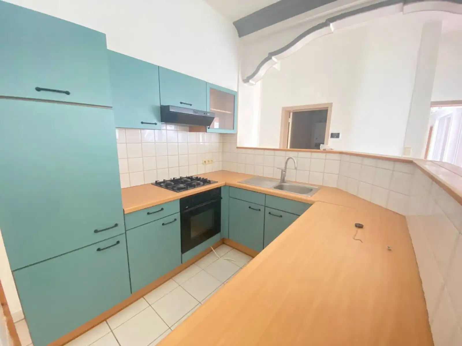 Huis met 3 entiteiten, garage en uitweg foto 3