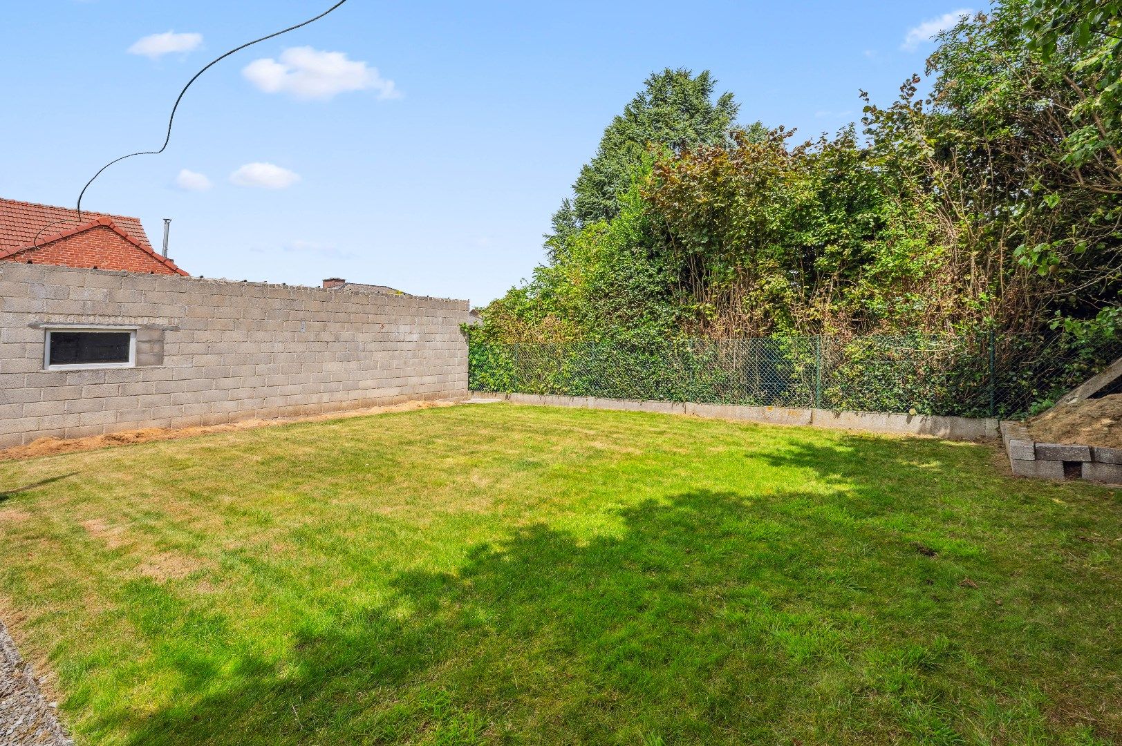 Ruime open bebouwing met tuin, terras, garage en 3 slaapkamers in Wange foto 21