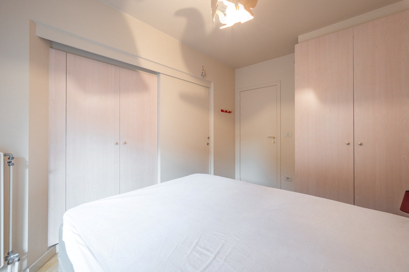 Zeer ruim gemeubeld appartement op wandelafstand van de Zee en de Dumortierlaan! foto 11