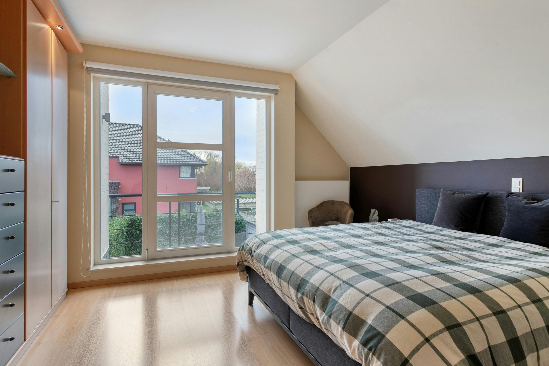 Instapklaar huis met 4 slaapkamers en zwembad in Koolkerke foto 9