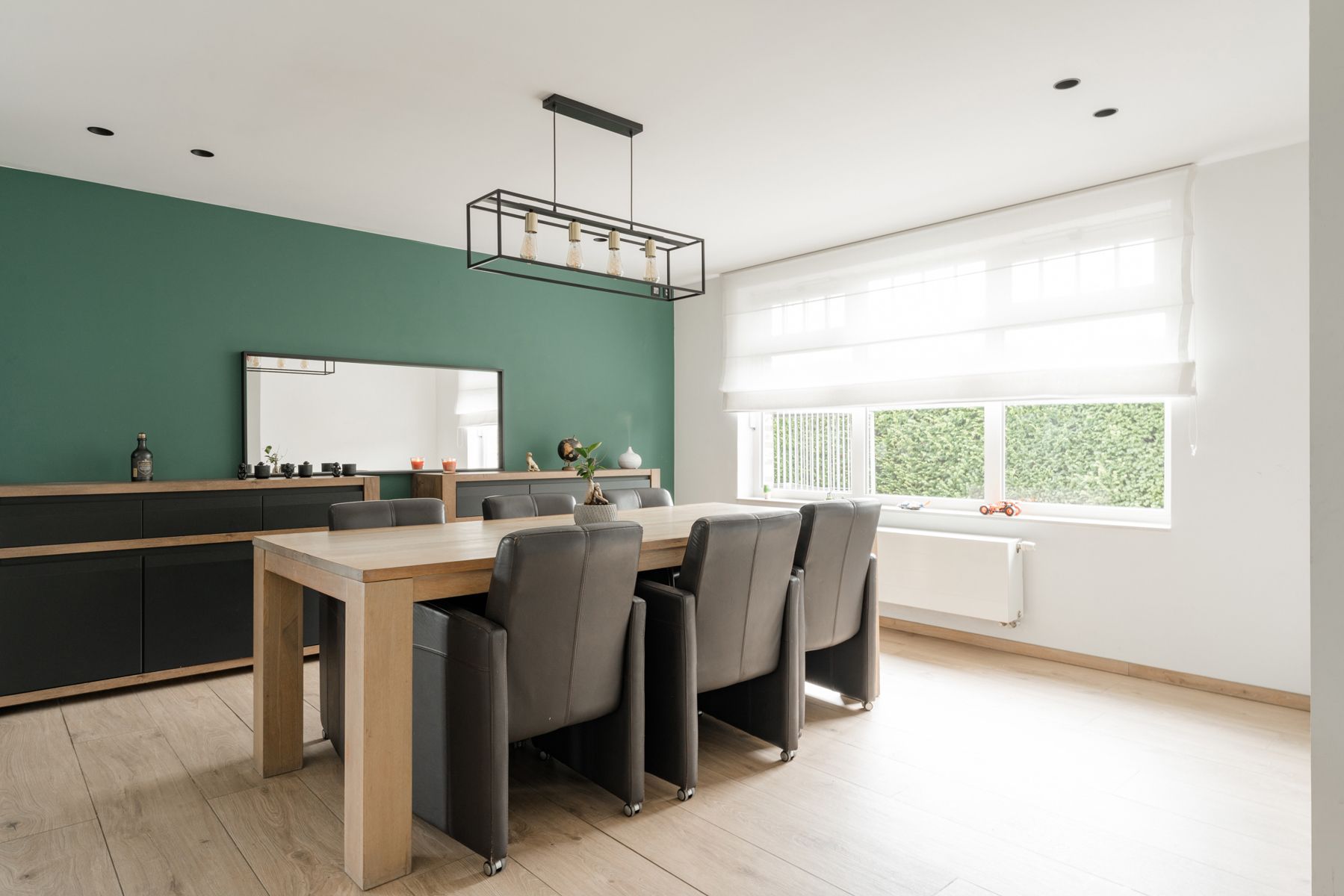Ruime gerenoveerde woning met zwembad  foto 6