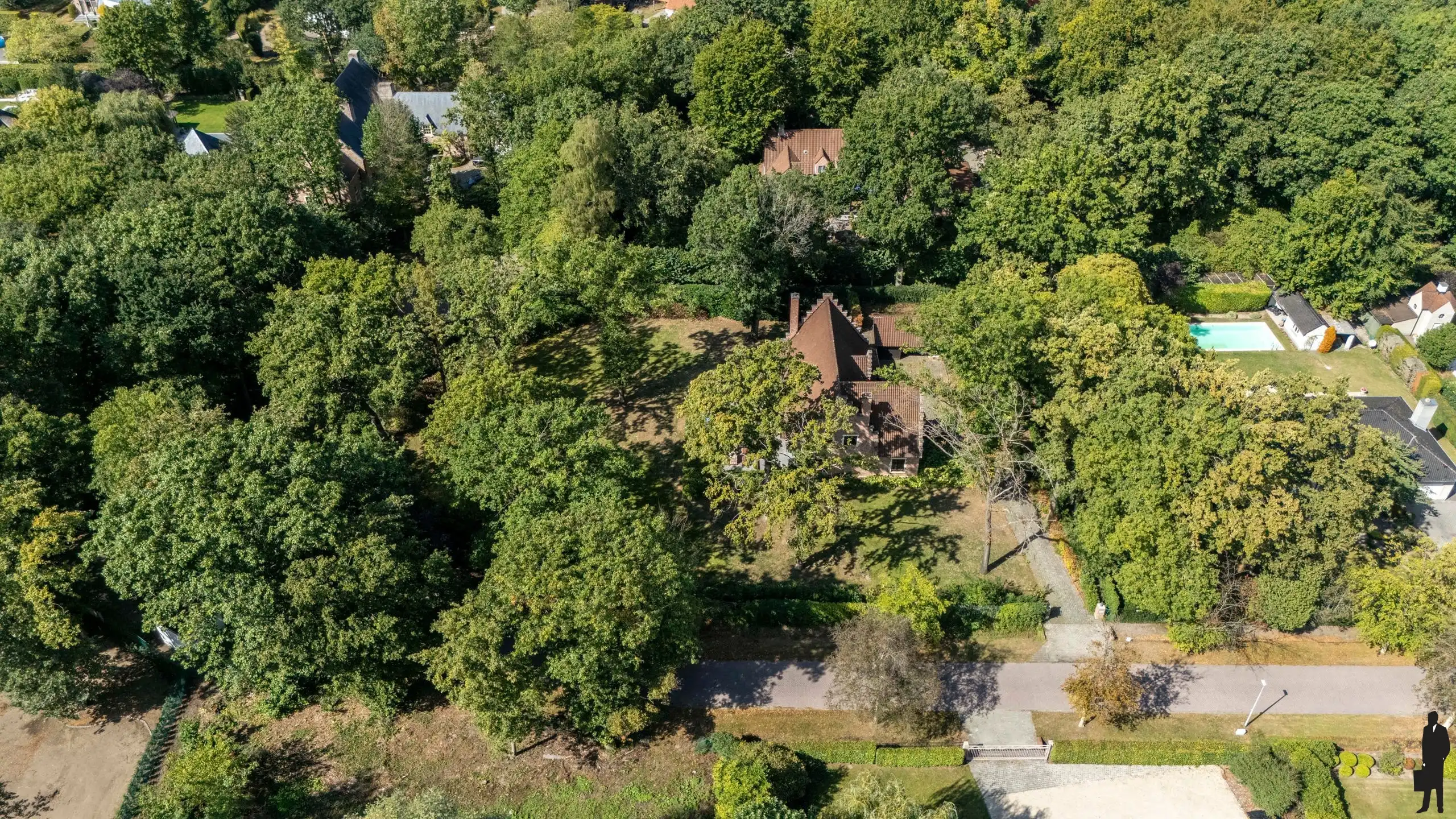 Villa op 3311 m², volledig naar eigen smaak af te werken foto 19