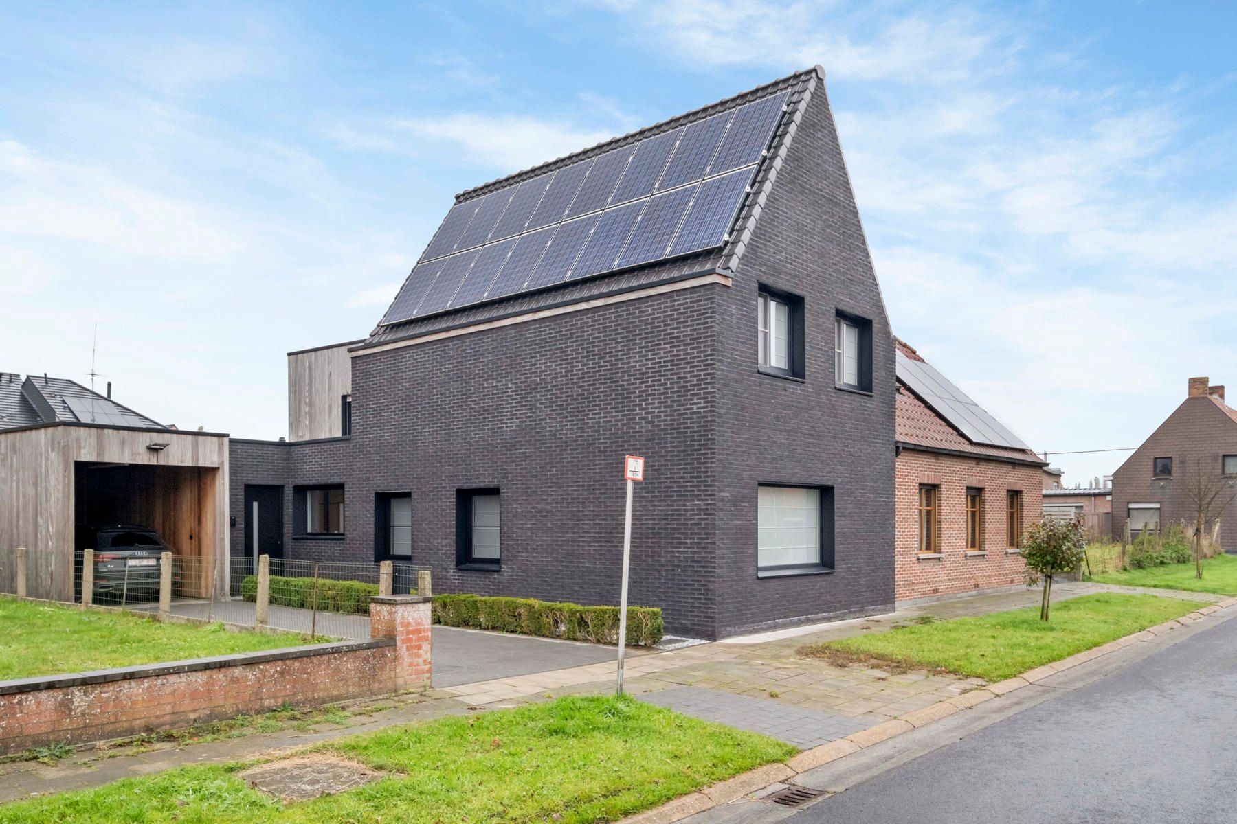 Gerenoveerde woning te Veldegem foto 1