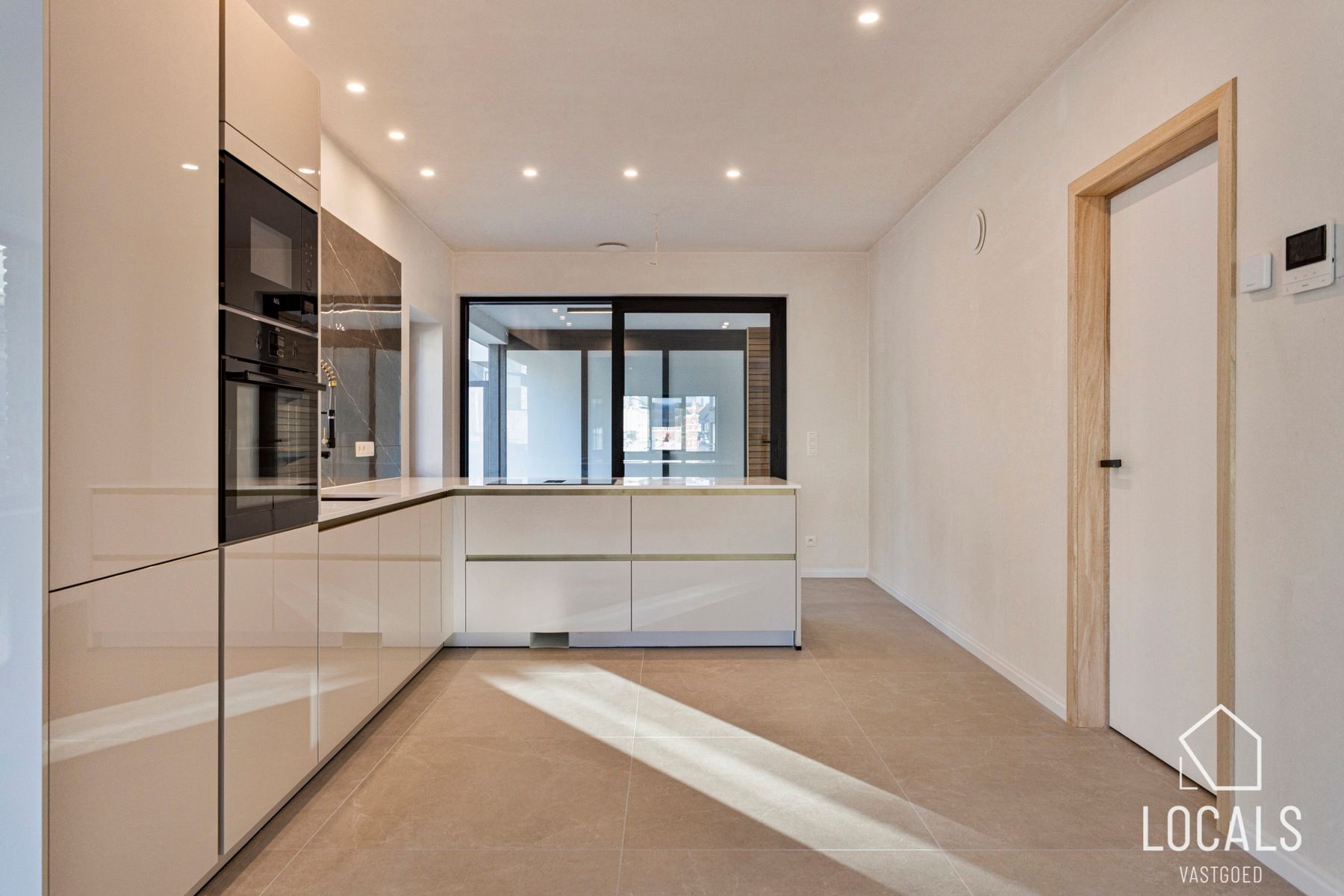 LAATSTE APPARTEMENT IN DIT UNIEKE GEBOUW! foto 17
