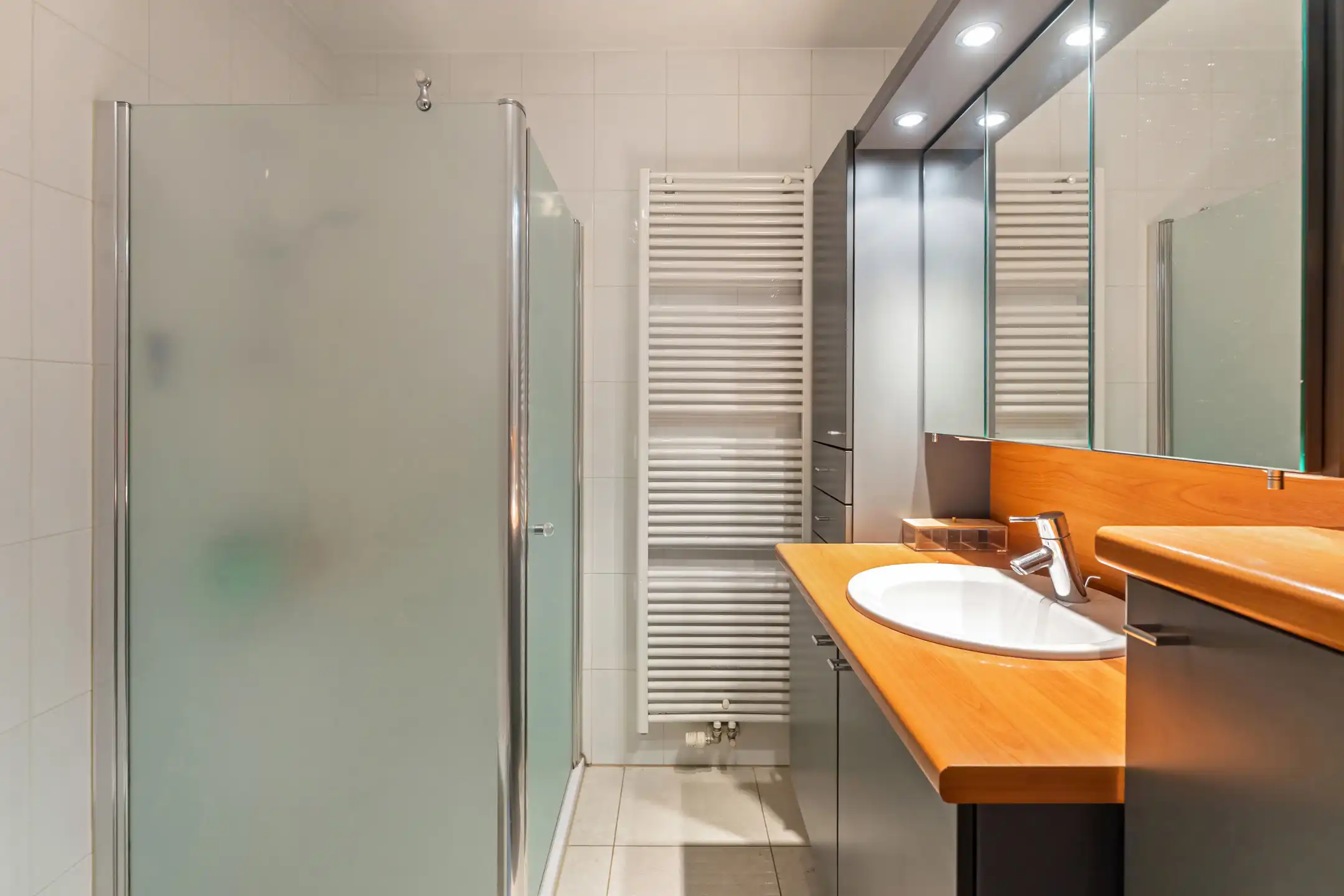 Gelijkvloersapp. met dubbele garage te Lanaken foto 13