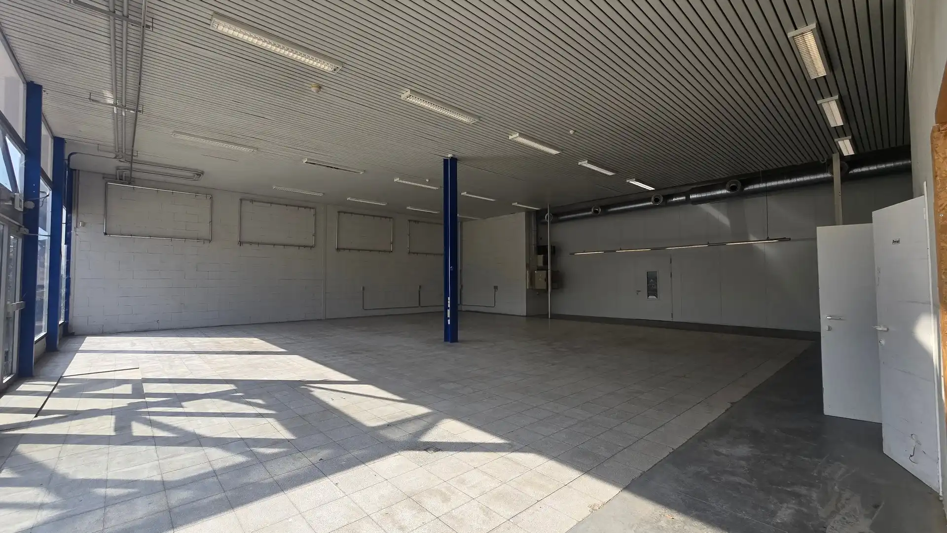 Bedrijfspand met showroom en magazijnen te huur Brusselsesteenweg, Herent foto 5