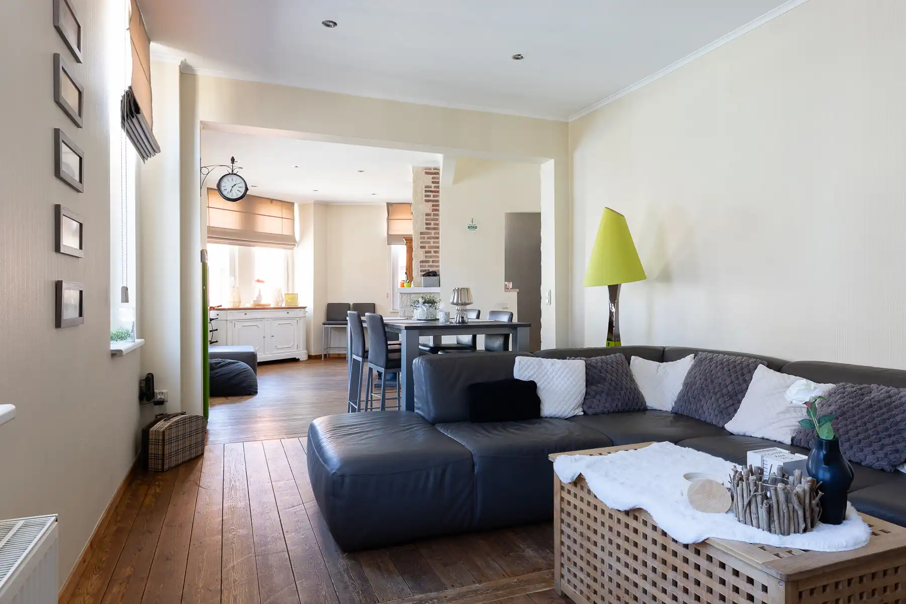 Veelzijdige woning met handelsruimte en garage foto 12