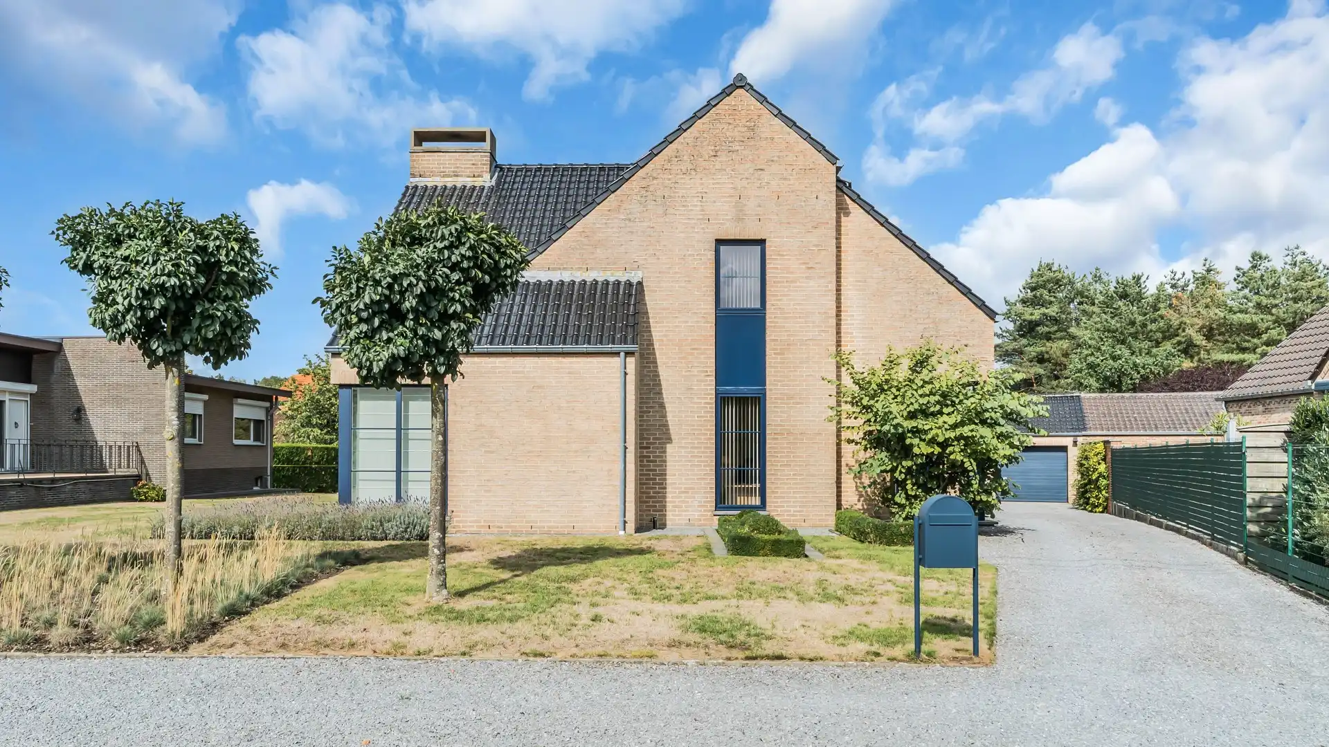 Ruime vrijstaande gezinswoning met 3 à 4 slpkrs in As foto {{pictureIndex}}