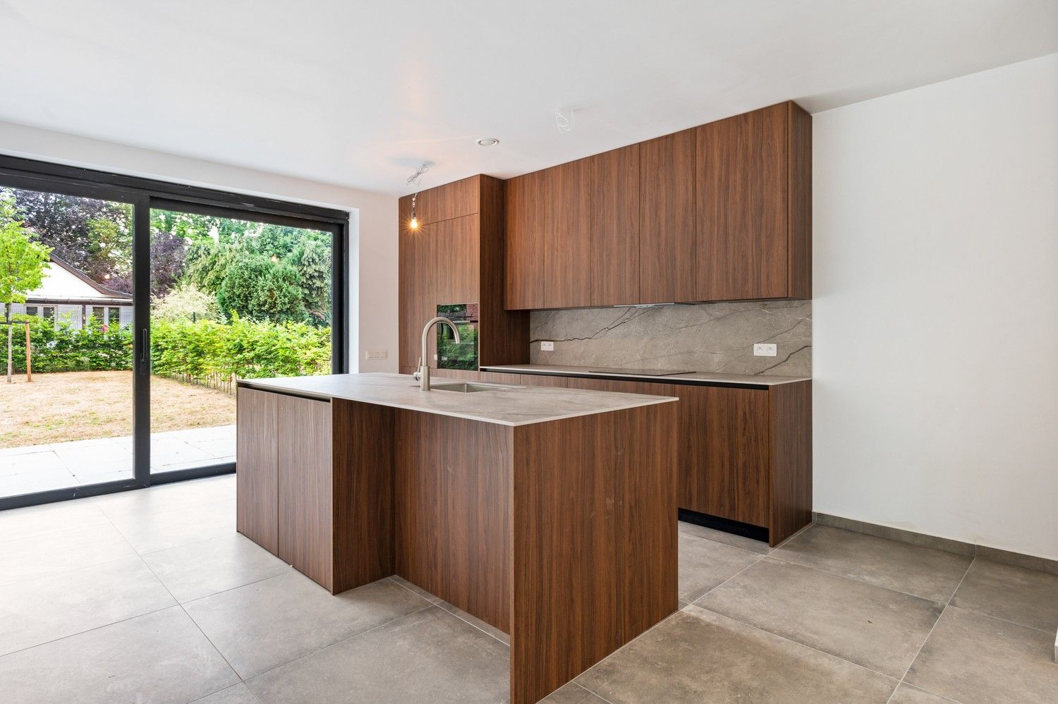 Halfopen nieuwbouwwoning met 4 à 5 SLPKS en grote tuin in Kapellen! foto 12
