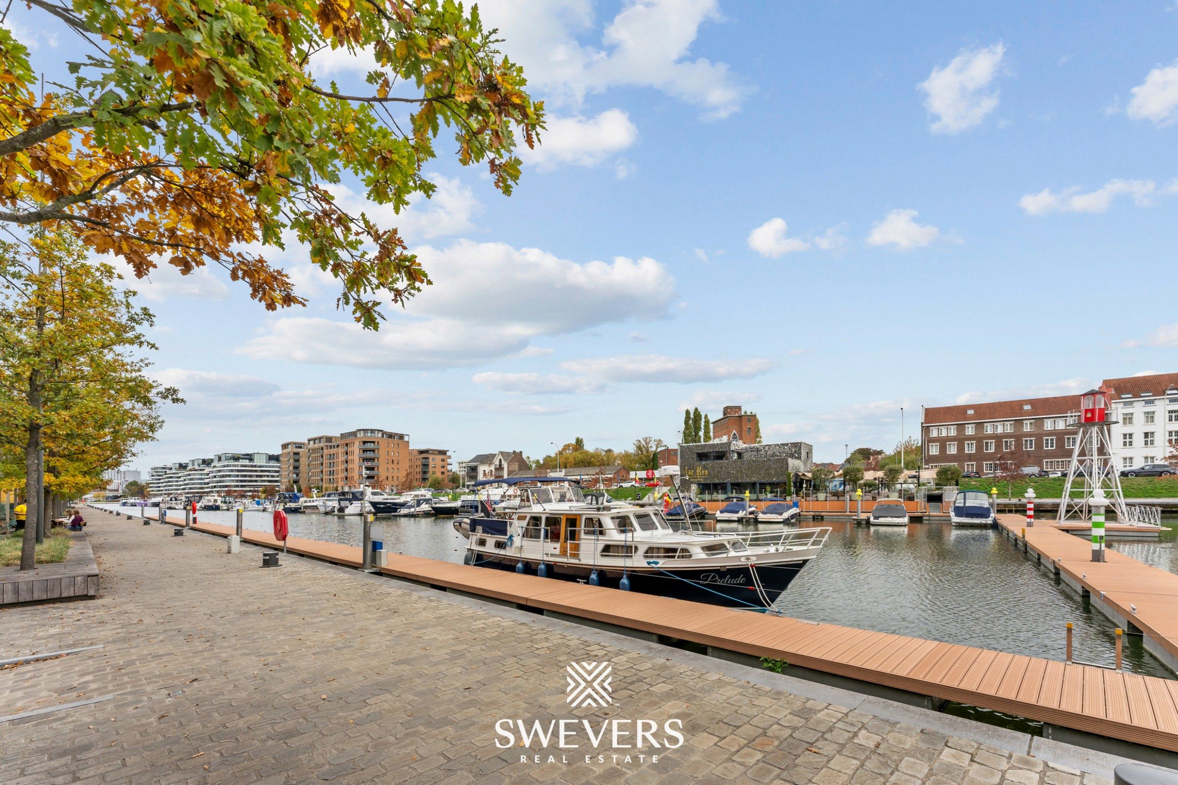 Ruime en beveiligde ondergrondse garagebox te huur in Quartier Blue foto 3